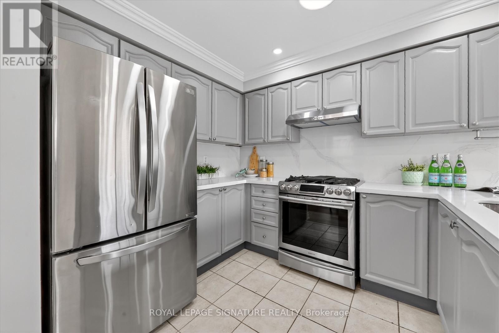 57 Foothill Street, Whitby, Ontario  L1R 2V6 - Photo 14 - E13127946