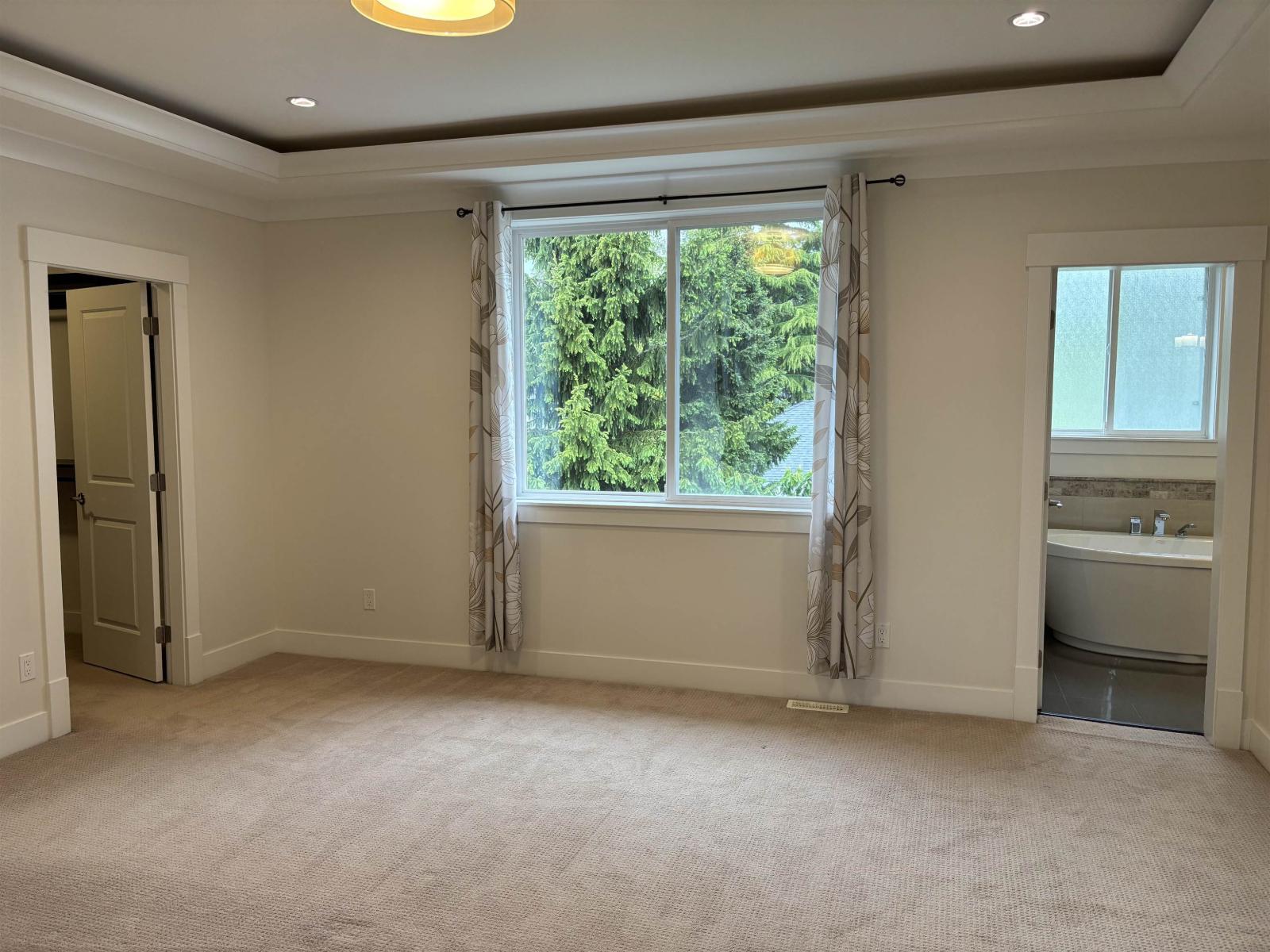 14093 19a Avenue, Surrey, British Columbia  V4A 7P4 - Photo 4 - R3123059