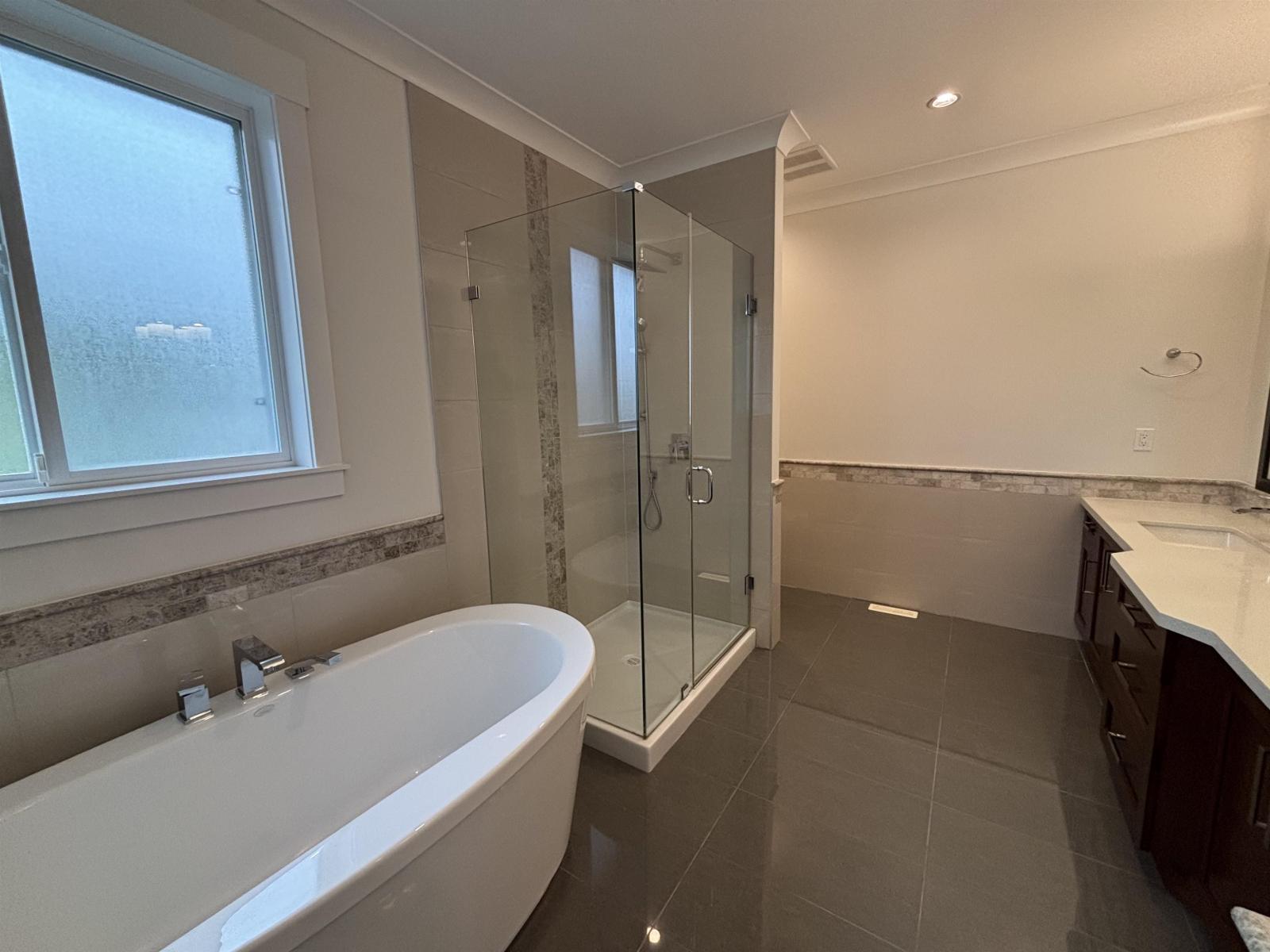 14093 19a Avenue, Surrey, British Columbia  V4A 7P4 - Photo 8 - R3123059