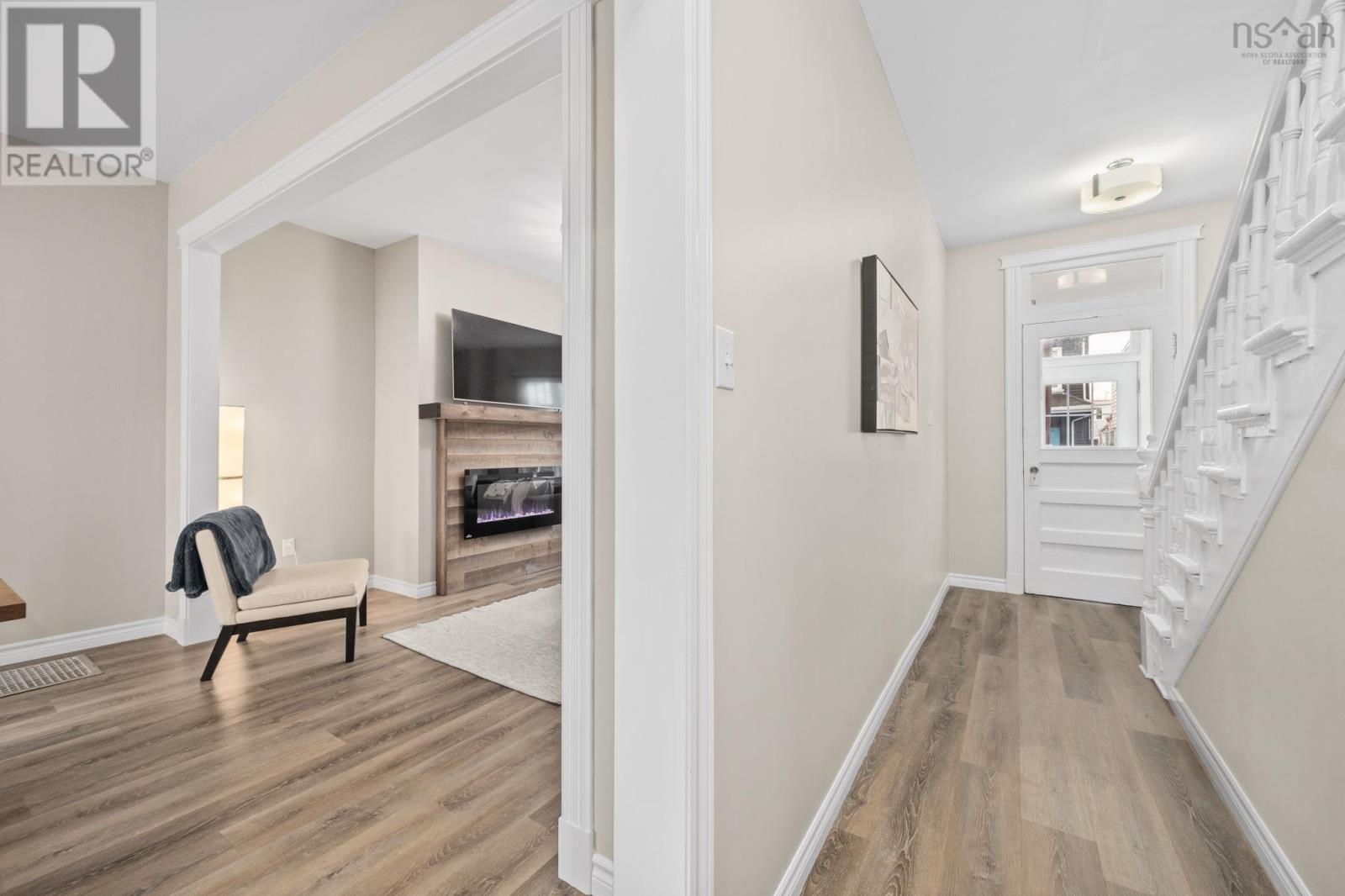 6220 Pepperell Street, Halifax, Nova Scotia  B3H 2N9 - Photo 11 - 202610866