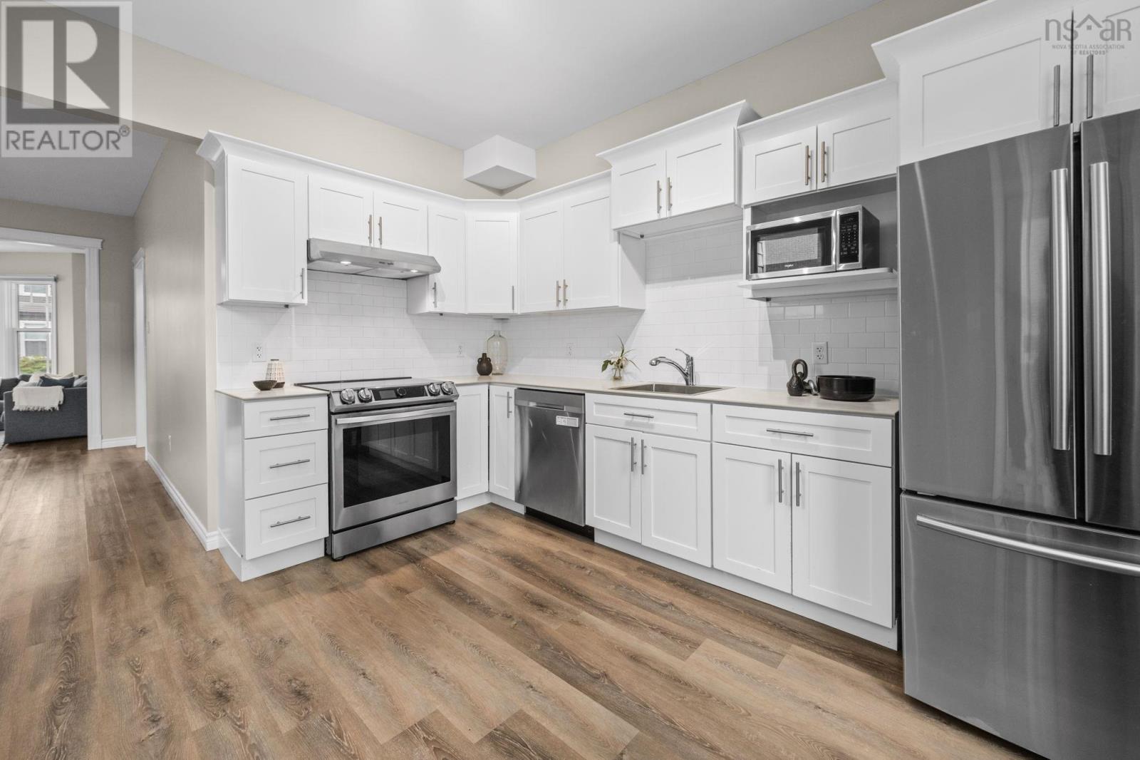 6220 Pepperell Street, Halifax, Nova Scotia  B3H 2N9 - Photo 7 - 202610866