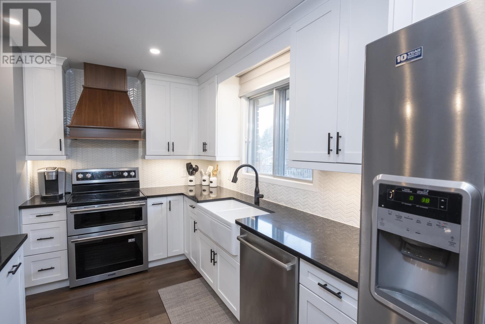 427 Frontenac Bay, Thunder Bay, Ontario  P7C 1M5 - Photo 18 - TB2600943