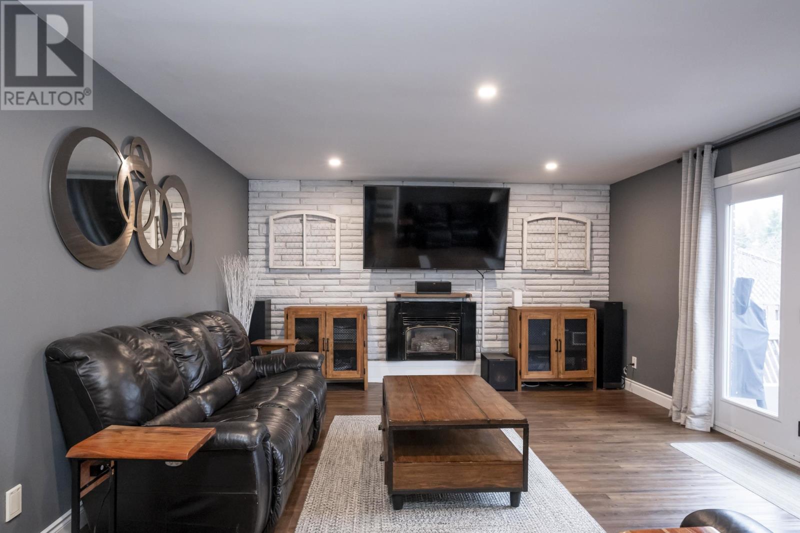 427 Frontenac Bay, Thunder Bay, Ontario  P7C 1M5 - Photo 23 - TB2600943