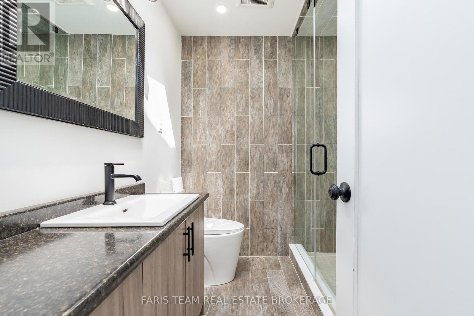 687 Innisfil Beach Road, Innisfil (Alcona), Ontario  L0L 2M0 - Photo 44 - N13127888