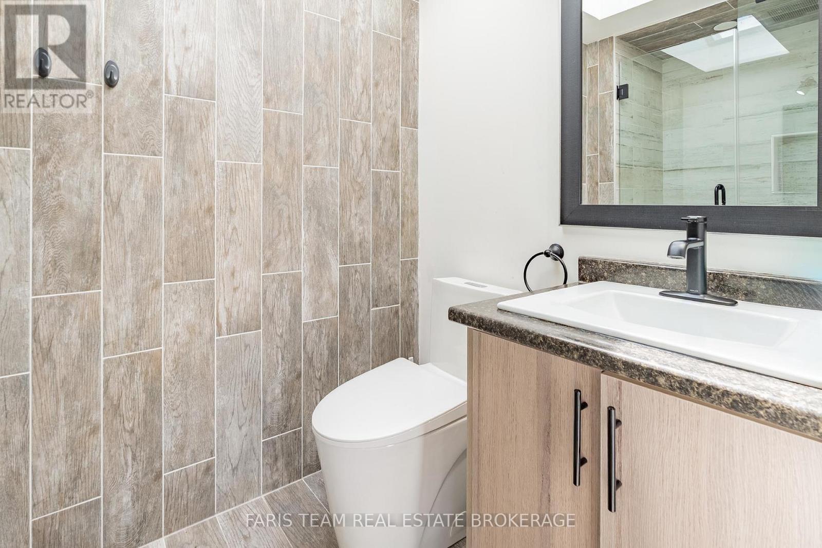 687 Innisfil Beach Road, Innisfil (Alcona), Ontario  L0L 2M0 - Photo 28 - N13127920