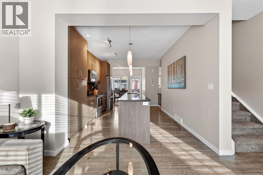 330 Marquis Lane SE, Calgary, Alberta T3M 2G6 - Photo 11 - A2296669