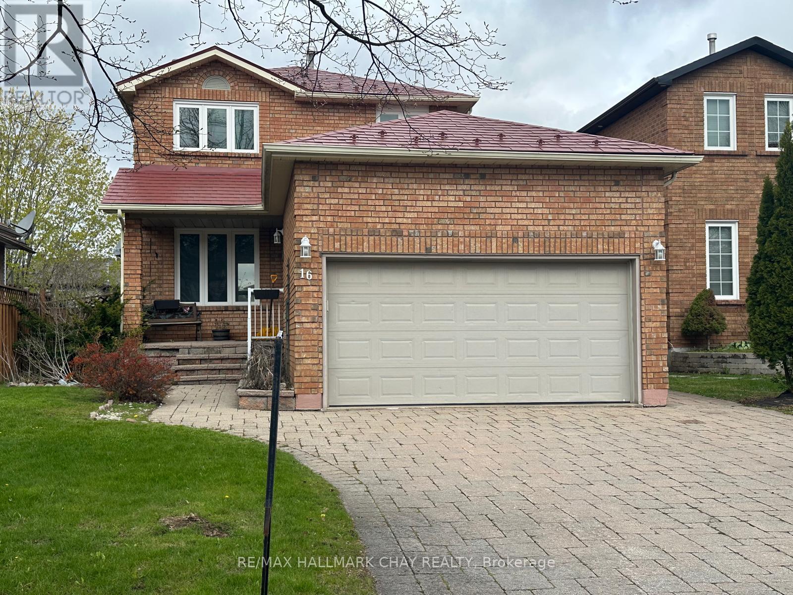 UPPER - 16 CUTHBERT STREET, barrie (ardagh), Ontario