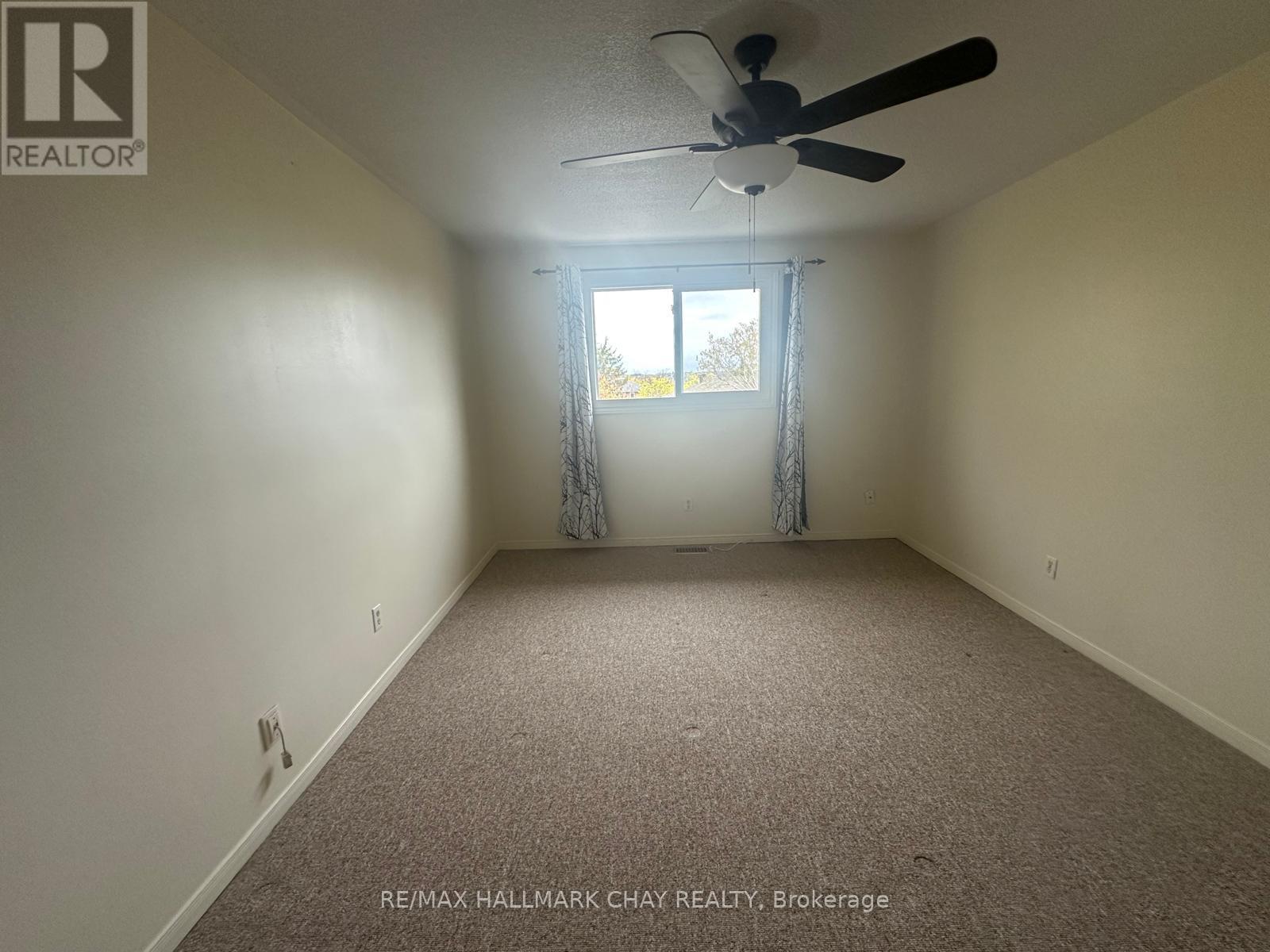 Upper - 16 Cuthbert Street, Barrie (Ardagh), Ontario  L4N 6X7 - Photo 14 - S13127892
