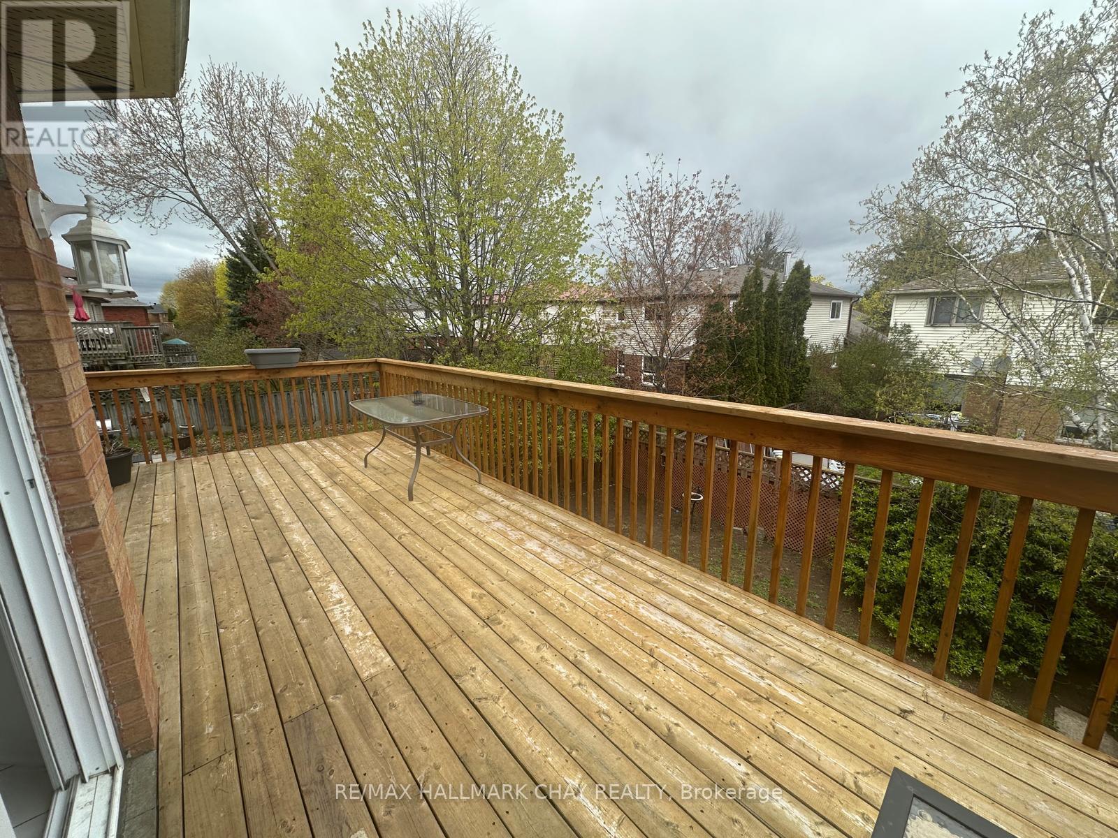 Upper - 16 Cuthbert Street, Barrie (Ardagh), Ontario  L4N 6X7 - Photo 17 - S13127892