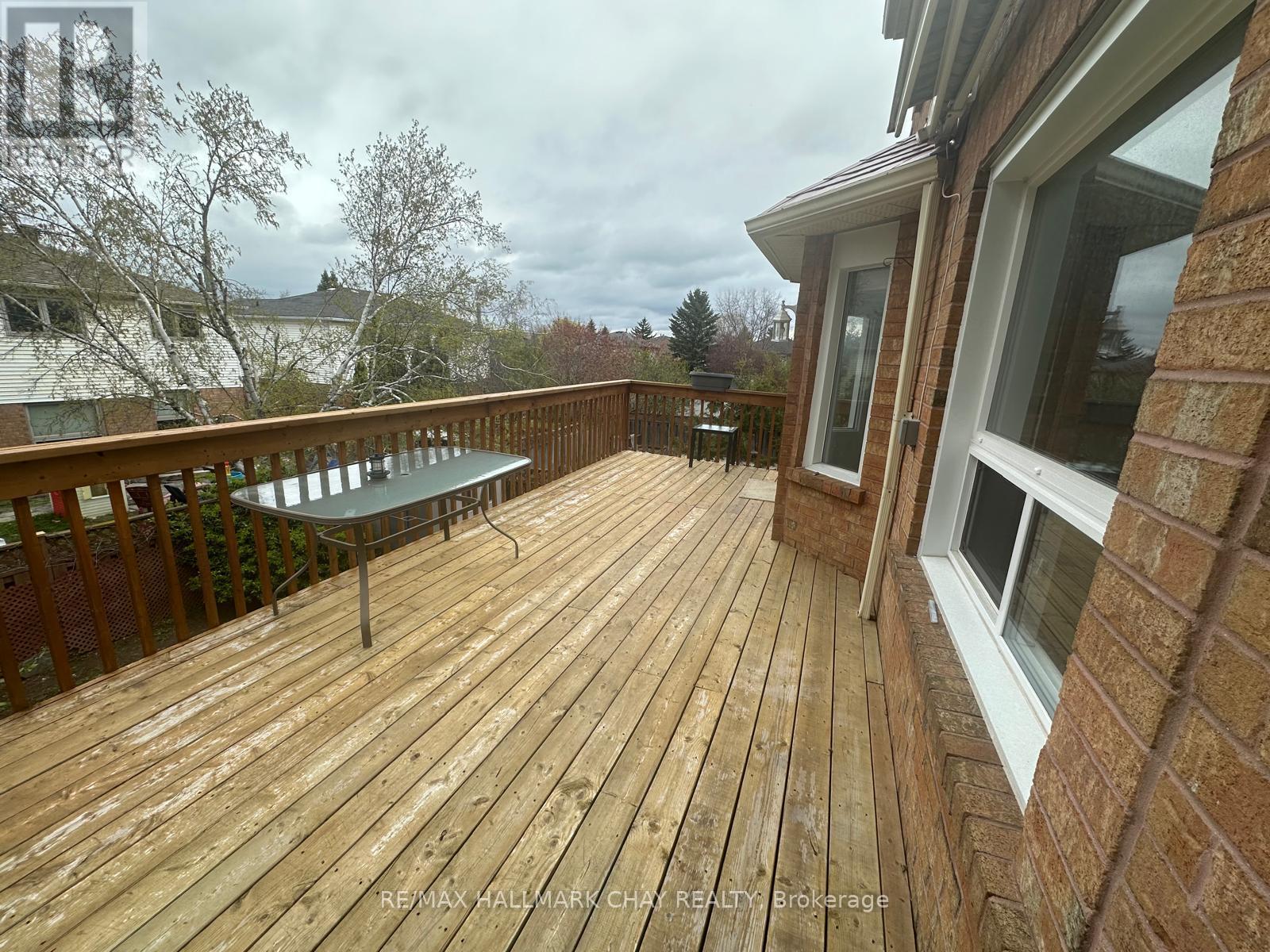 Upper - 16 Cuthbert Street, Barrie (Ardagh), Ontario  L4N 6X7 - Photo 19 - S13127892