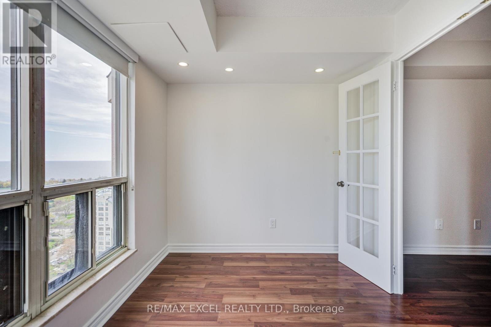 2105 - 2269 Lake Shore Boulevard W, Toronto, Ontario  M8V 3X6 - Photo 20 - W13119266