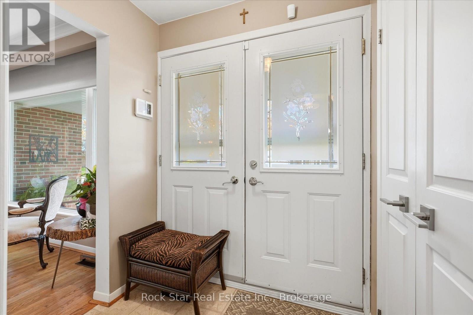 36 Langevin Crescent, Toronto, Ontario  M1C 2B6 - Photo 3 - E13128038