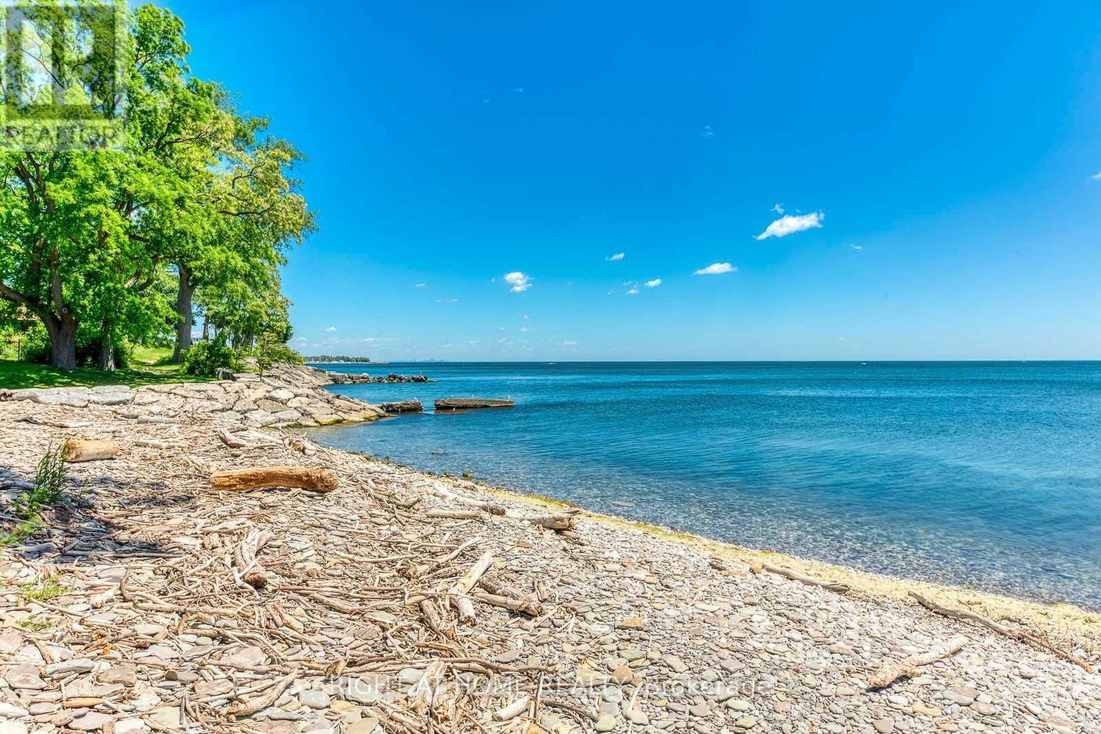 Room A - 3234 Shoreline Drive, Oakville, Ontario  L6L 5Z1 - Photo 1 - W13127744