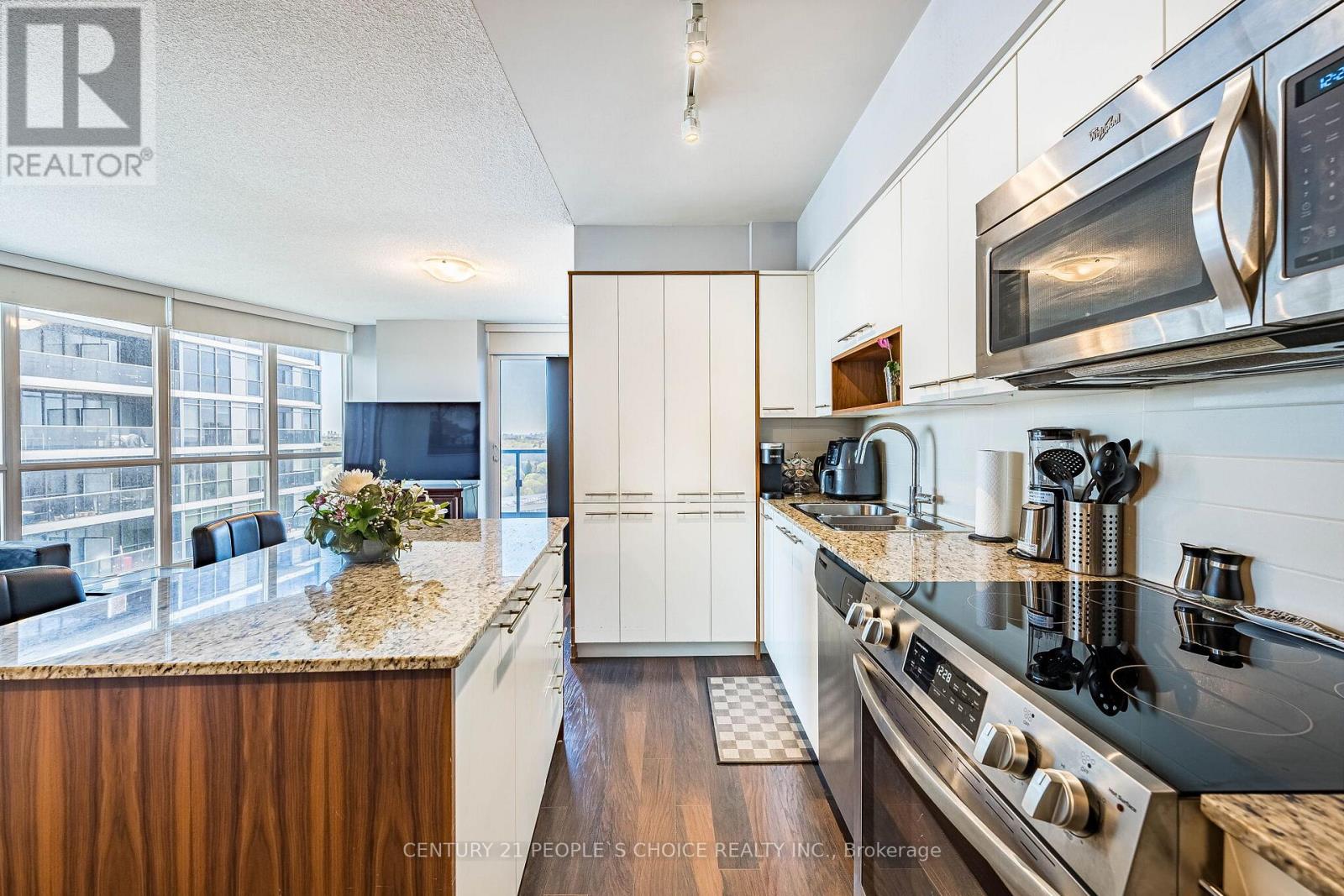 1302 - 5 Valhalla Inn Road, Toronto, Ontario  M9B 1S9 - Photo 13 - W13127750