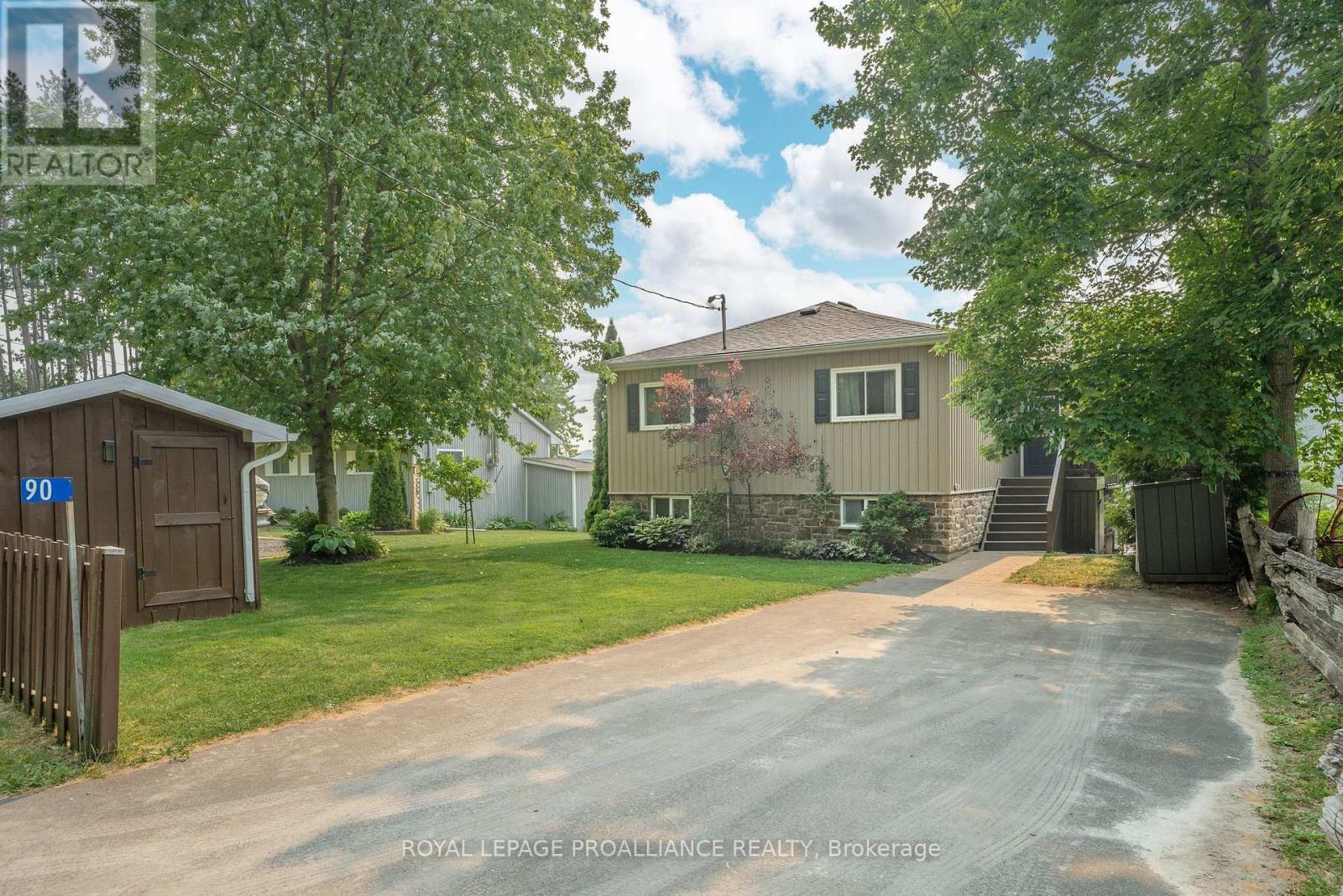 90 COSY COVE LANE, Tweed, Ontario