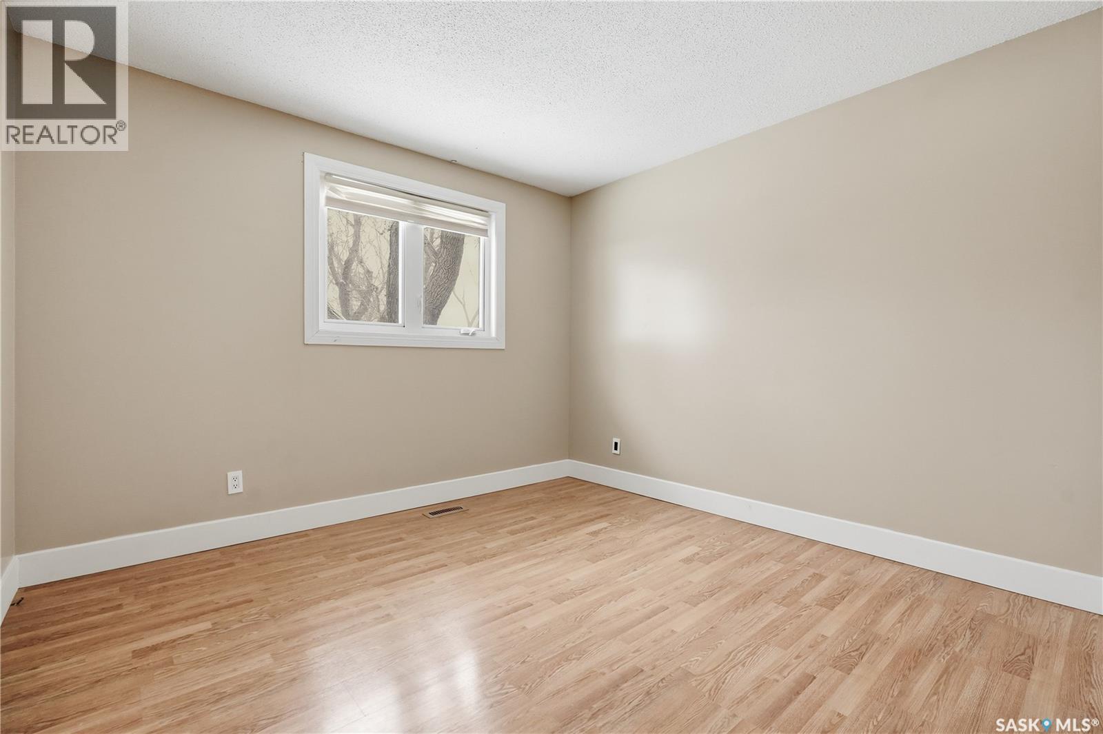 94 Lloyd Crescent, Regina, Saskatchewan  S4R 6C1 - Photo 18 - SK033909