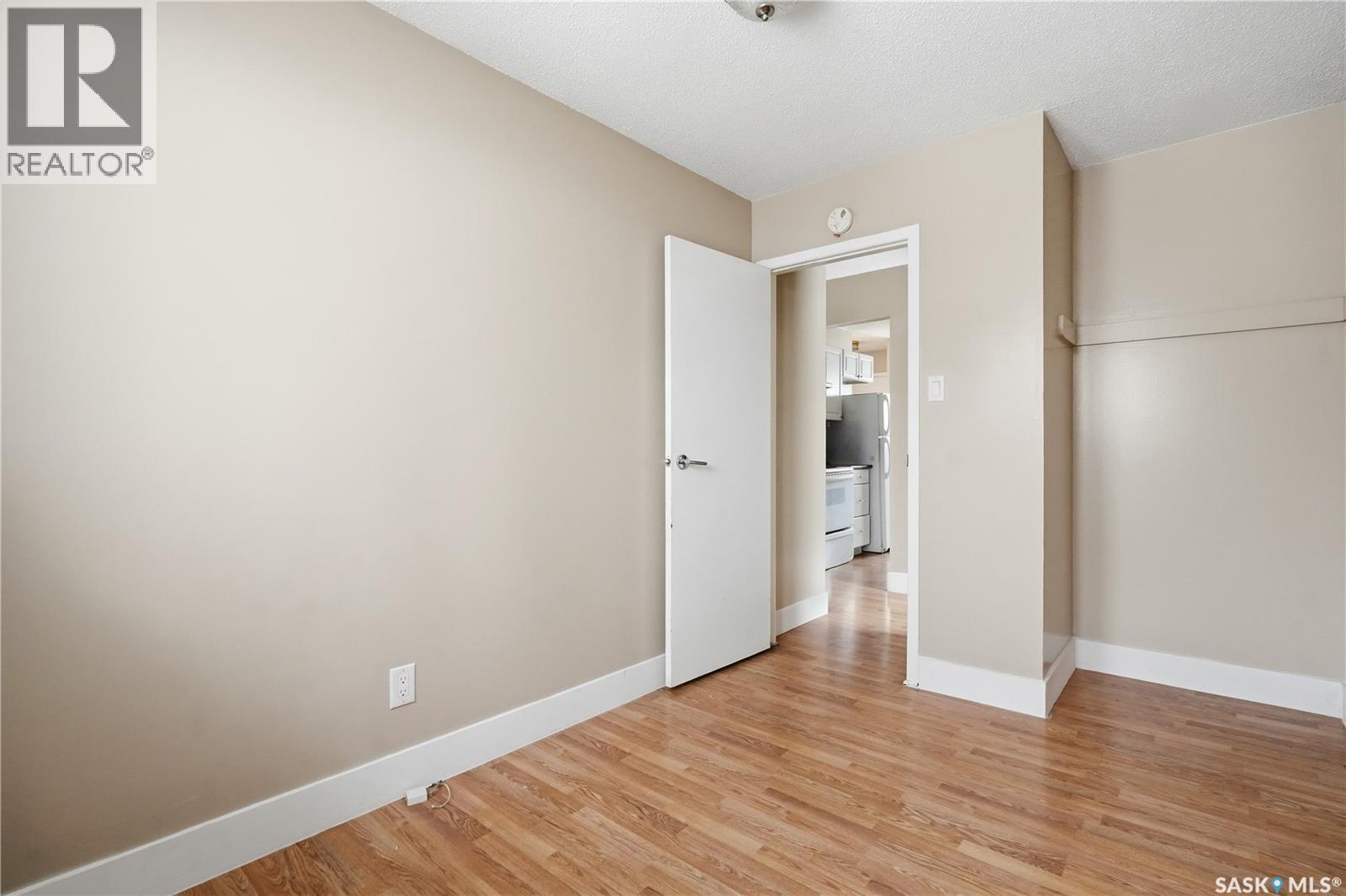 94 Lloyd Crescent, Regina, Saskatchewan  S4R 6C1 - Photo 15 - SK033909