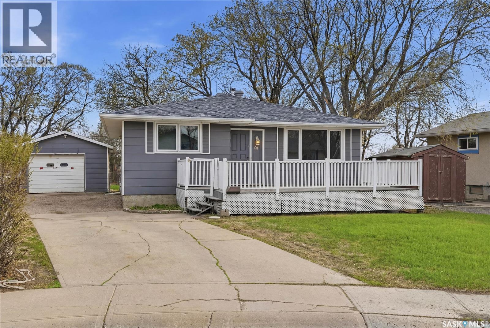 94 LLOYD CRESCENT, Regina, Saskatchewan