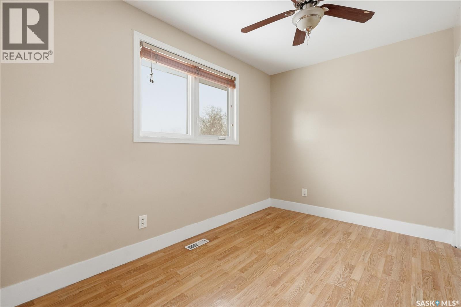 94 Lloyd Crescent, Regina, Saskatchewan  S4R 6C1 - Photo 12 - SK033909
