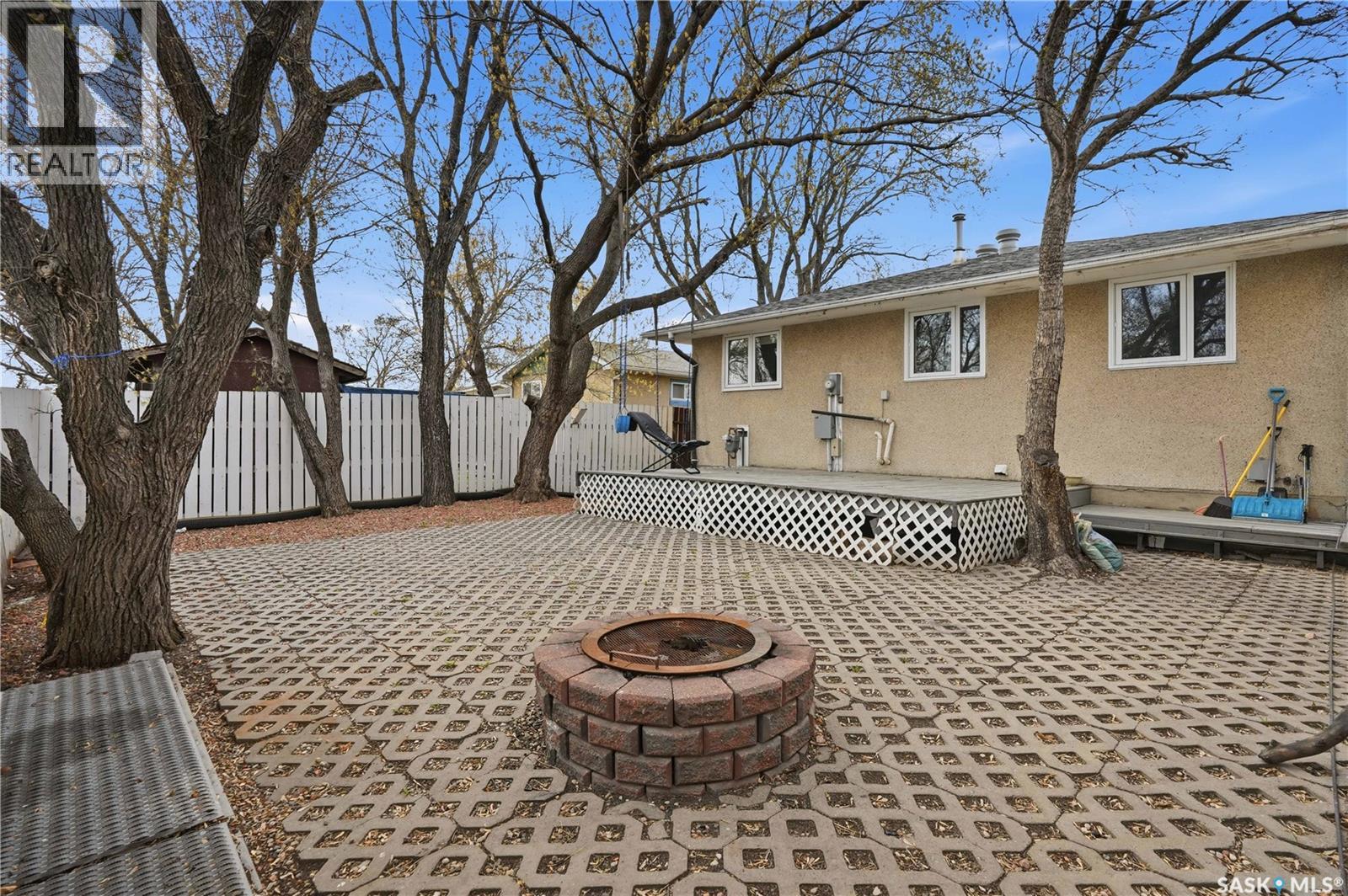 94 Lloyd Crescent, Regina, Saskatchewan  S4R 6C1 - Photo 36 - SK033909