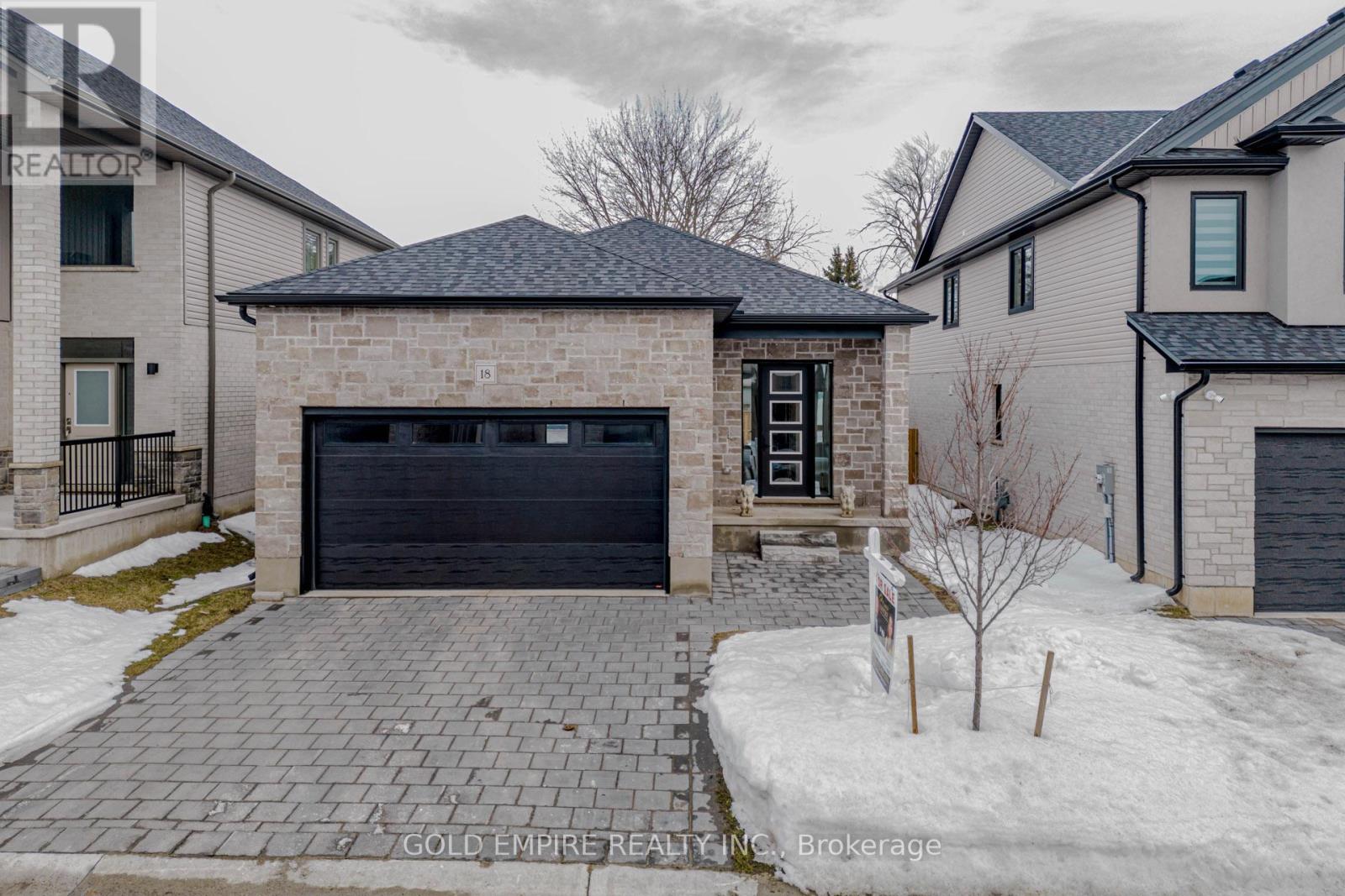 18 - 7966 Fallon Drive, Lucan Biddulph, Ontario  N0M 1V0 - Photo 1 - X13128154