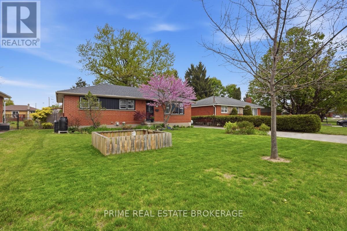 6734 Beattie Street, London South, Ontario  N6P 1A7 - Photo 2 - X13128280
