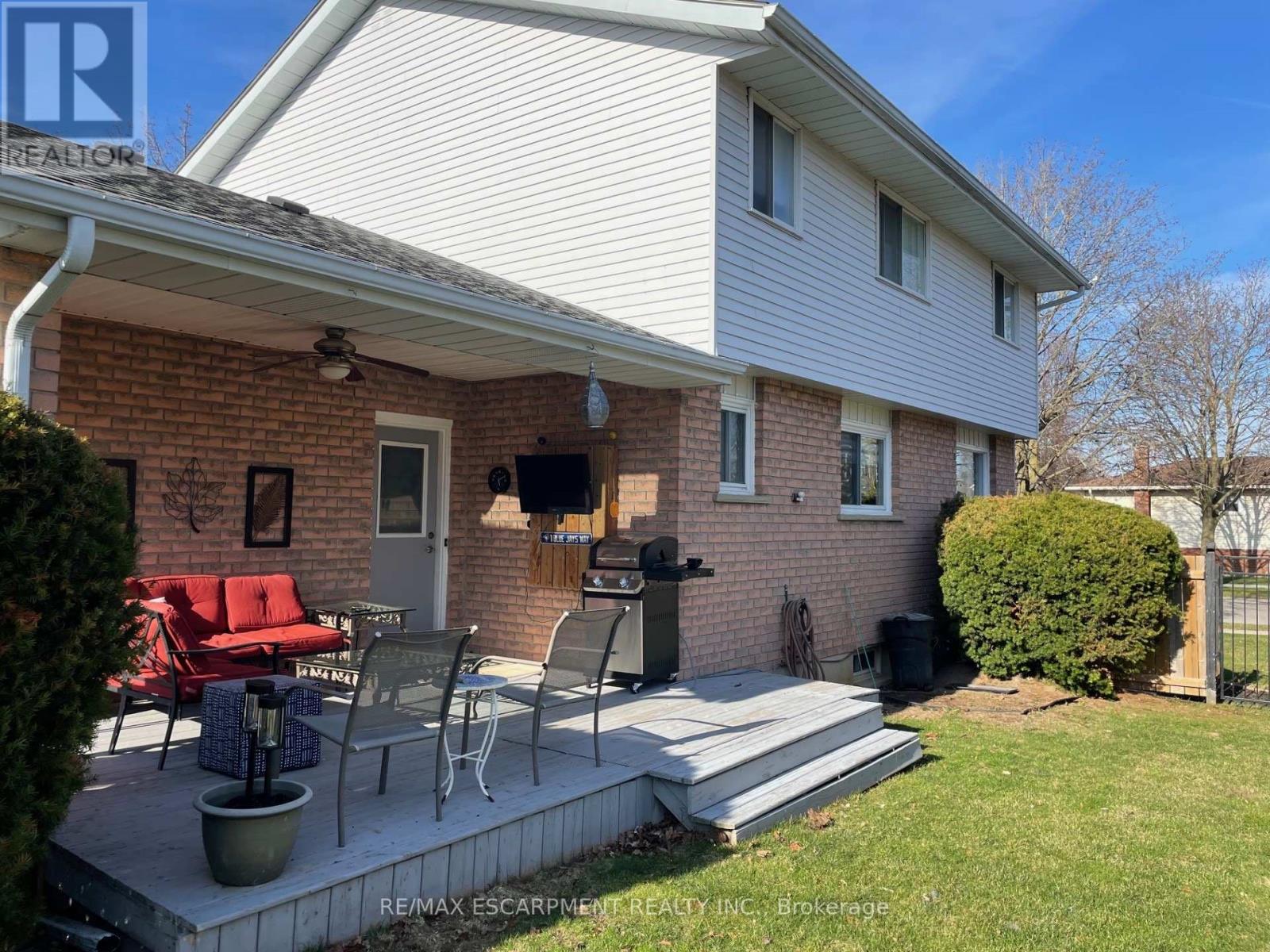 31 Blackfriar Lane, Brantford, Ontario  N3R 7M2 - Photo 6 - X13127768