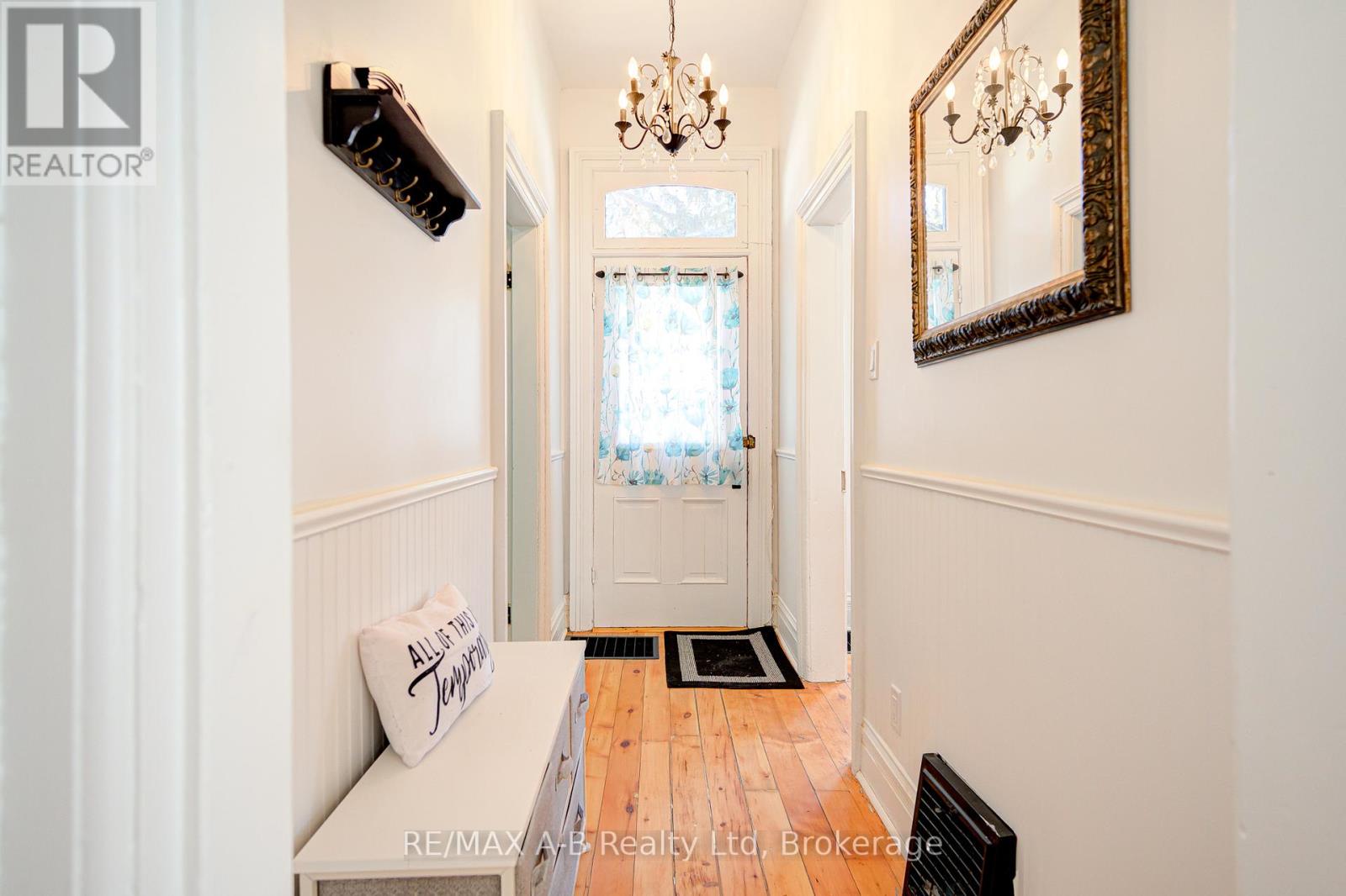 246 Wellington Street, Stratford, Ontario  N5A 2L6 - Photo 10 - X13127950