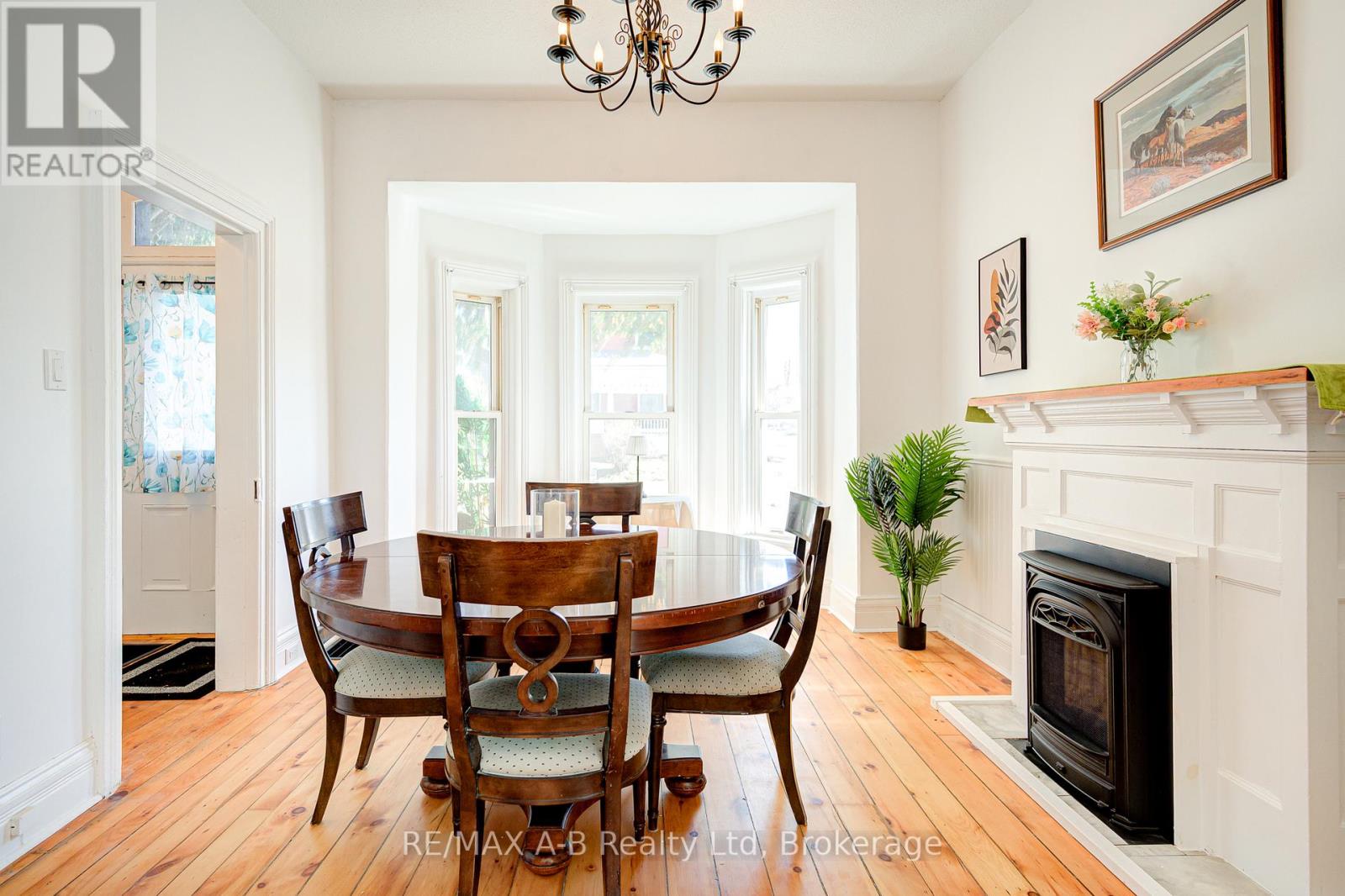 246 Wellington Street, Stratford, Ontario  N5A 2L6 - Photo 12 - X13127950