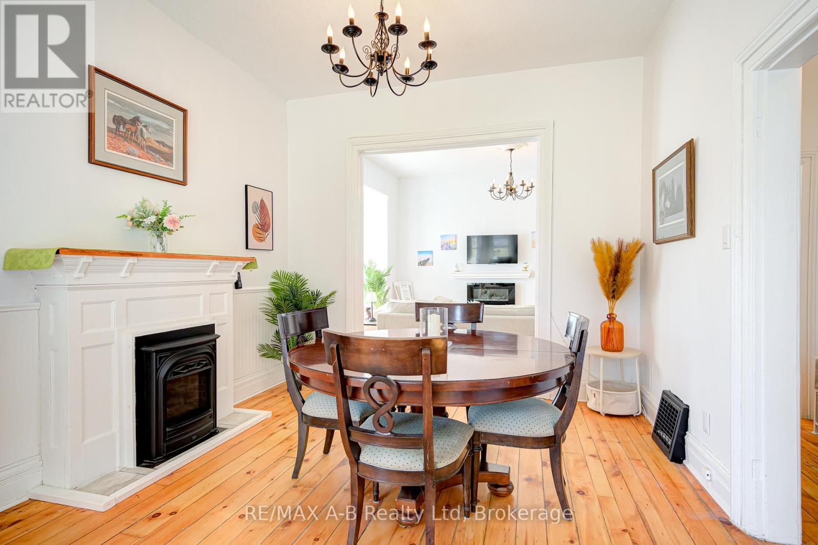 246 Wellington Street, Stratford, Ontario  N5A 2L6 - Photo 13 - X13127950