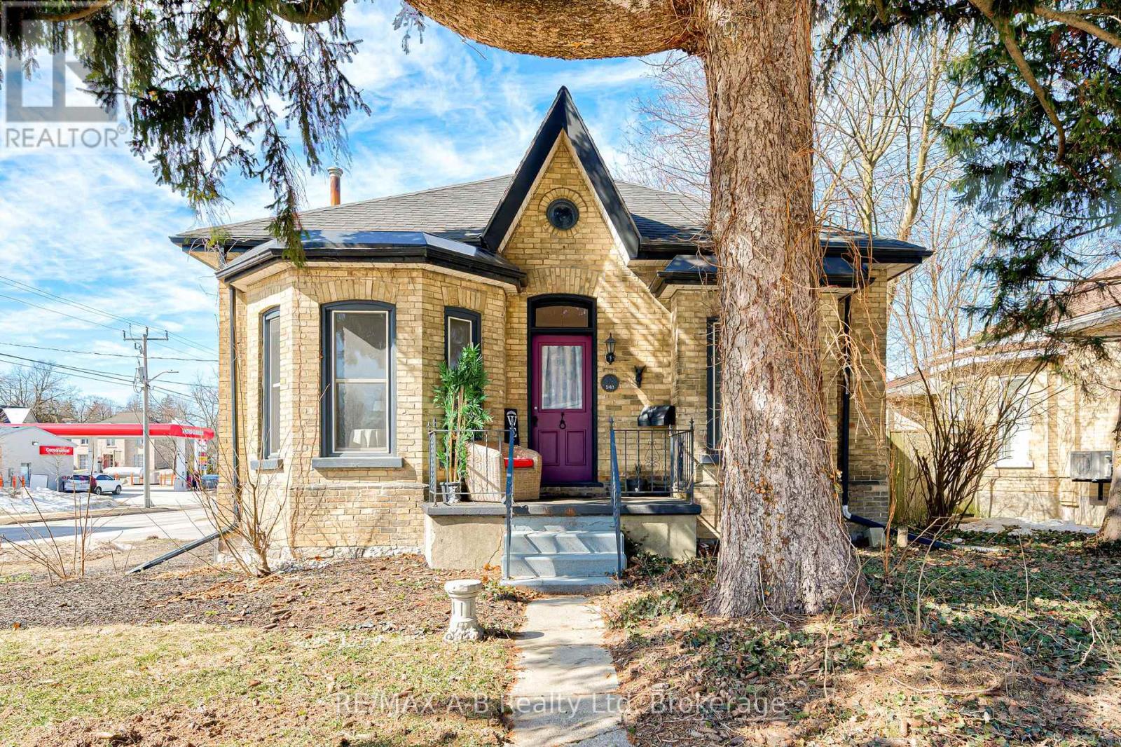 246 Wellington Street, Stratford, Ontario  N5A 2L6 - Photo 3 - X13127950