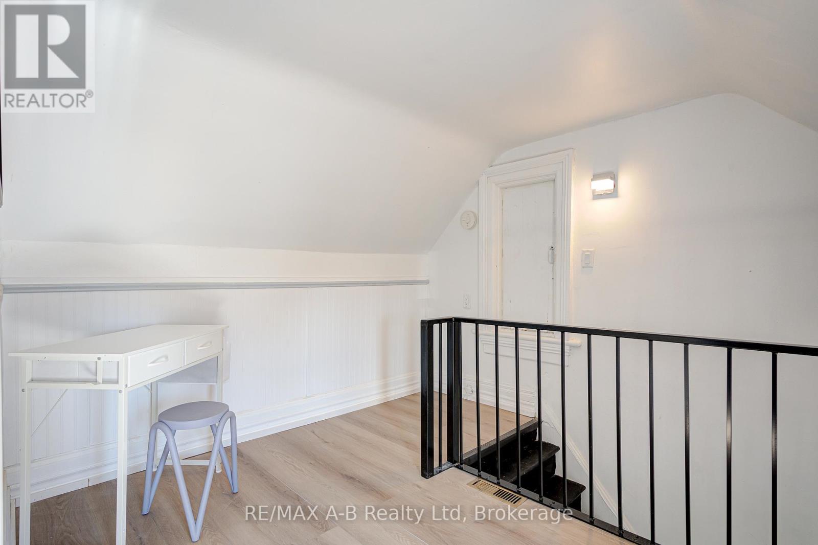 246 Wellington Street, Stratford, Ontario  N5A 2L6 - Photo 33 - X13127950