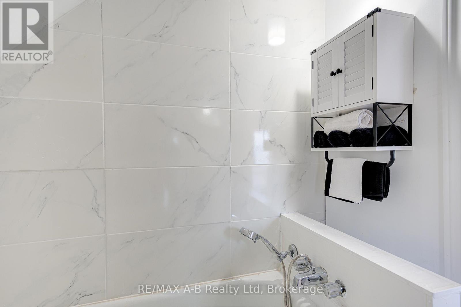 246 Wellington Street, Stratford, Ontario  N5A 2L6 - Photo 37 - X13127950