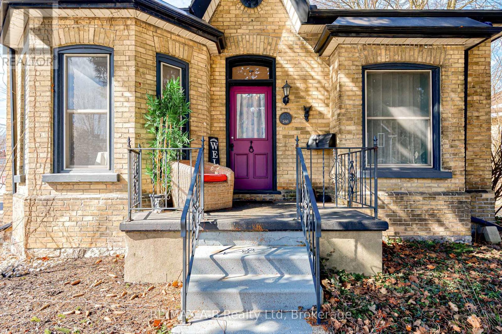 246 Wellington Street, Stratford, Ontario  N5A 2L6 - Photo 4 - X13127950