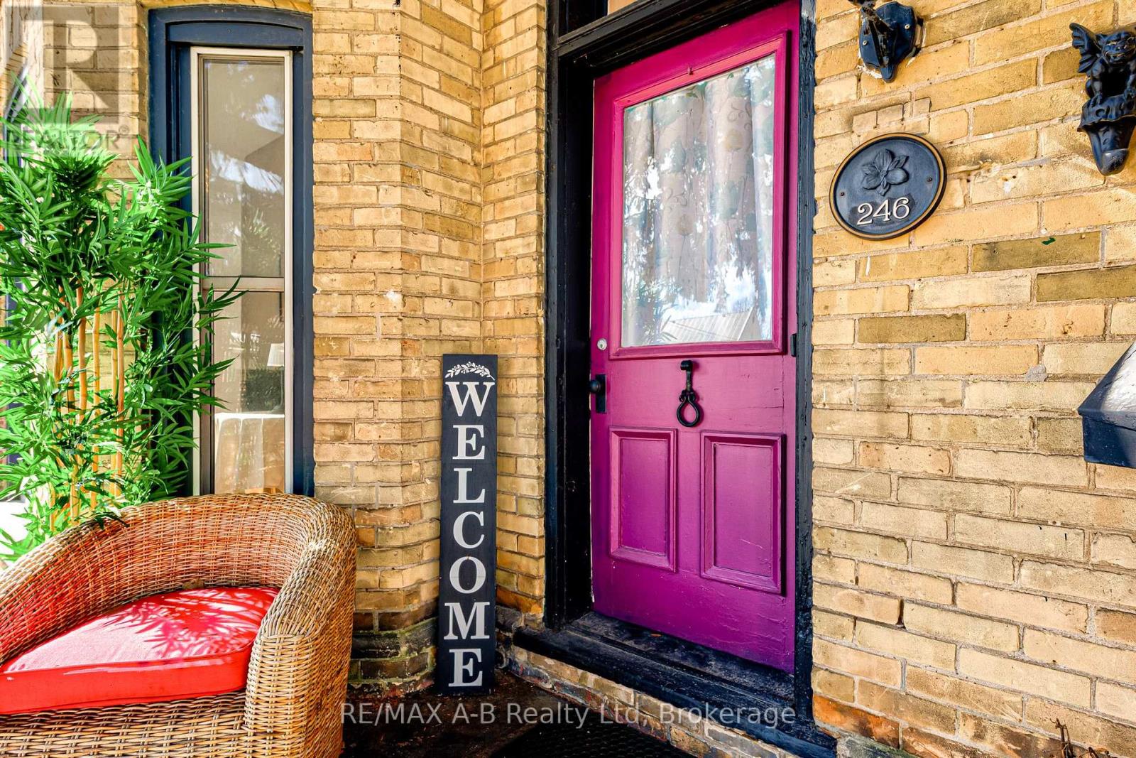 246 Wellington Street, Stratford, Ontario  N5A 2L6 - Photo 5 - X13127950