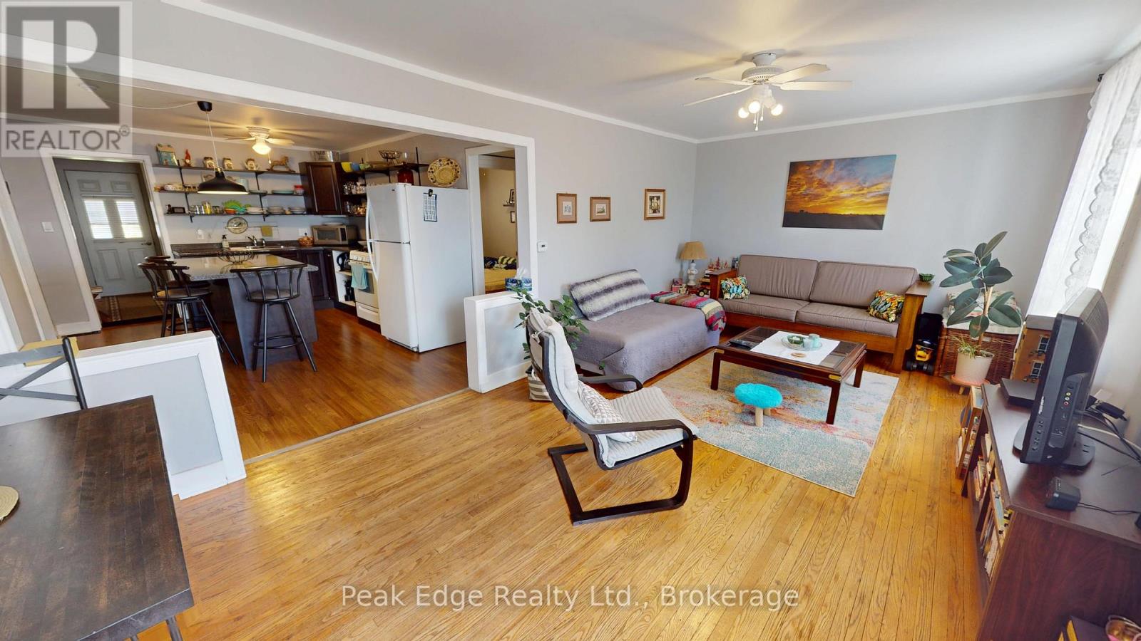 151 Garafraxa Street S, West Grey, Ontario  N0G 1R0 - Photo 2 - X13127982