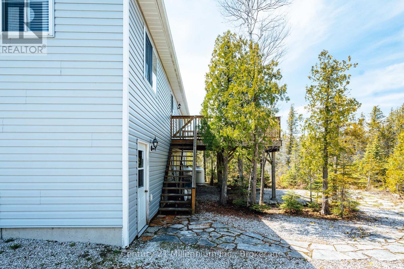 62 Mcivor Drive, Northern Bruce Peninsula, Ontario  N0H 1Z0 - Photo 3 - X13128072