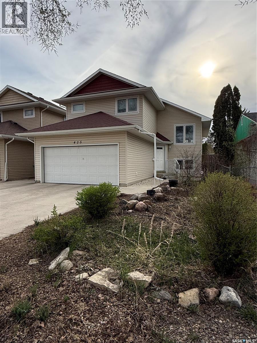 425 Y Avenue S, Saskatoon, Saskatchewan  S7M 3J8 - Photo 1 - SK035964