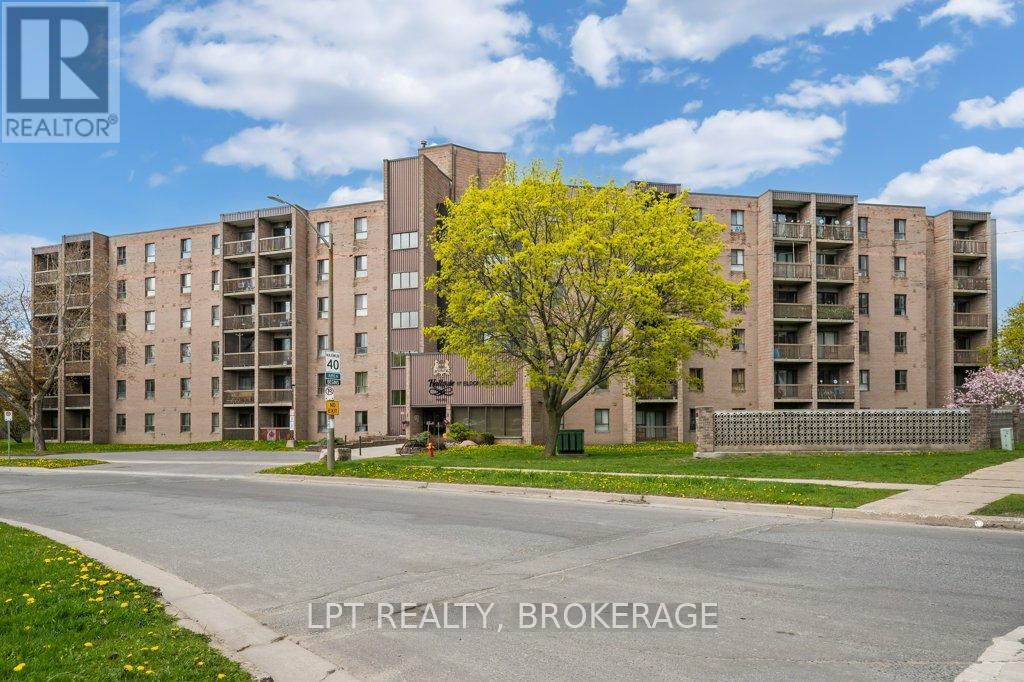303 - 17 Eldon Hall Place, Kingston, Ontario  K7M 7H5 - Photo 2 - X13121516