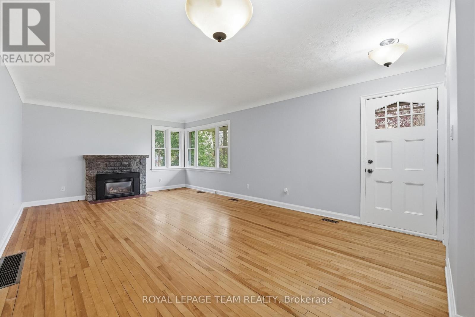 49 Crownhill Street, Ottawa, Ontario  K1J 7K5 - Photo 7 - X12712180