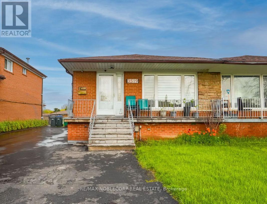 3519 Laddie Crescent, Mississauga, Ontario  L4T 1N2 - Photo 1 - W13127134