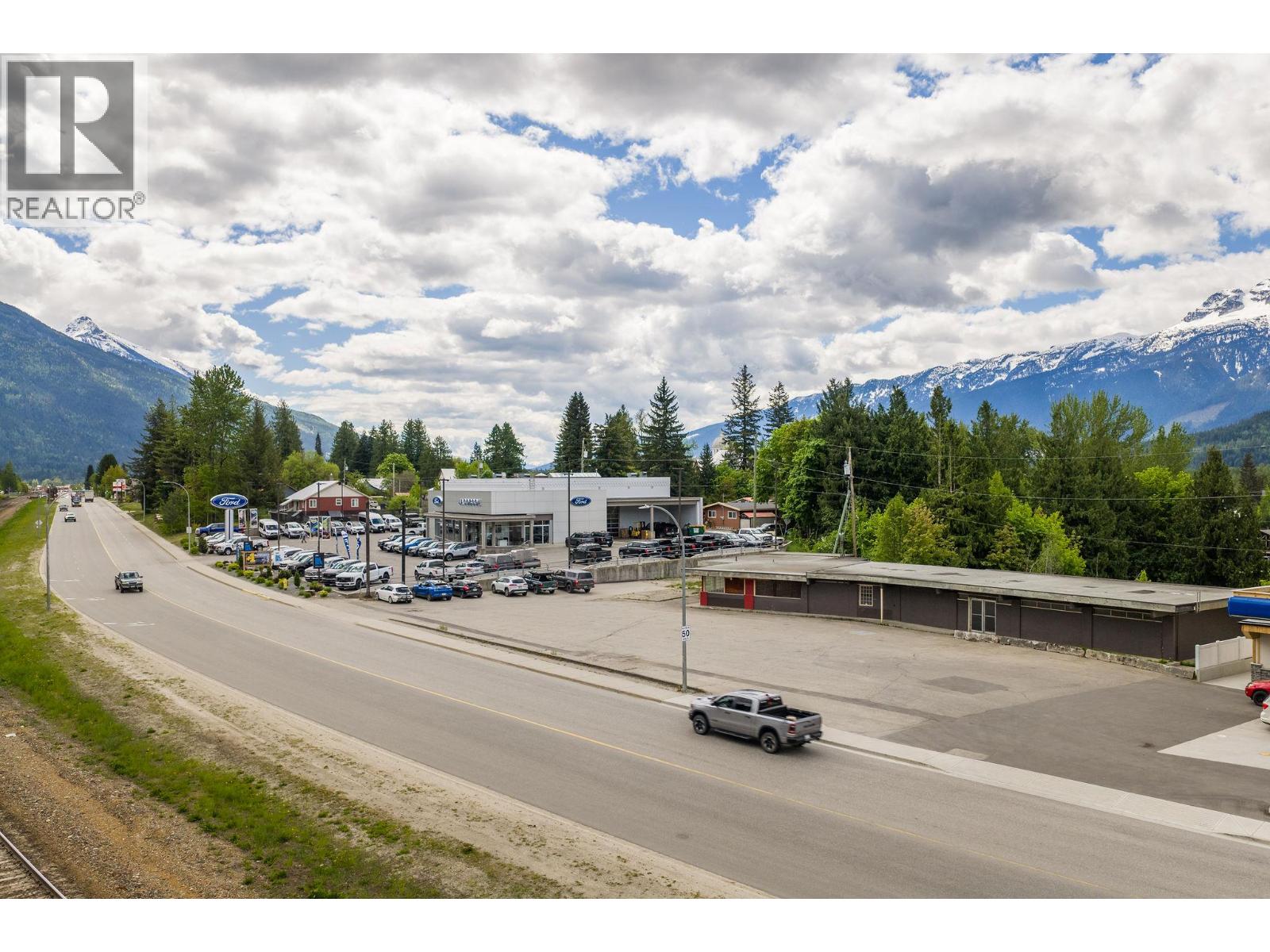 1403 Victoria Road, Revelstoke, British Columbia