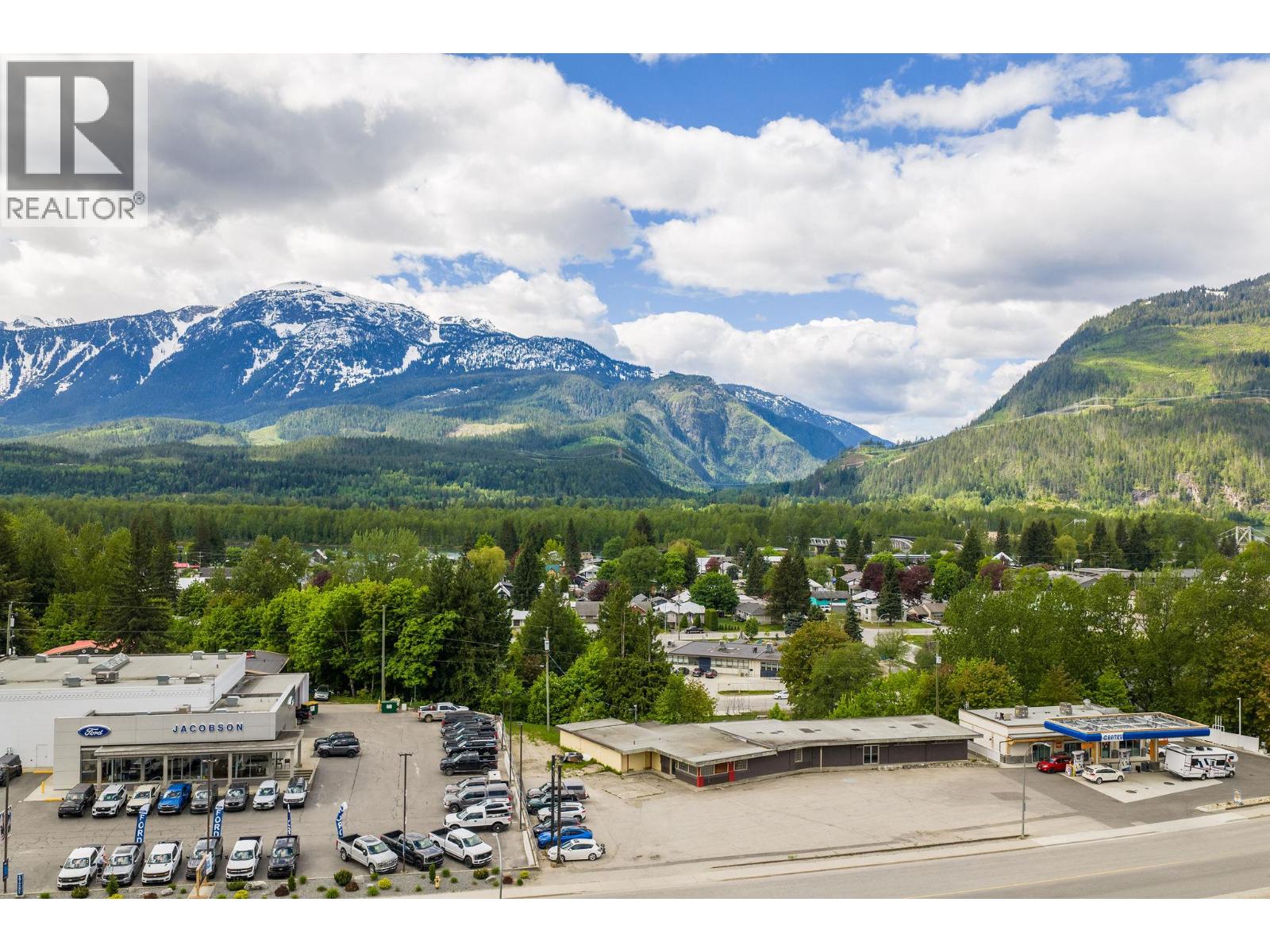 1403 Victoria Road, Revelstoke, British Columbia  V0E 2S0 - Photo 6 - 10369600
