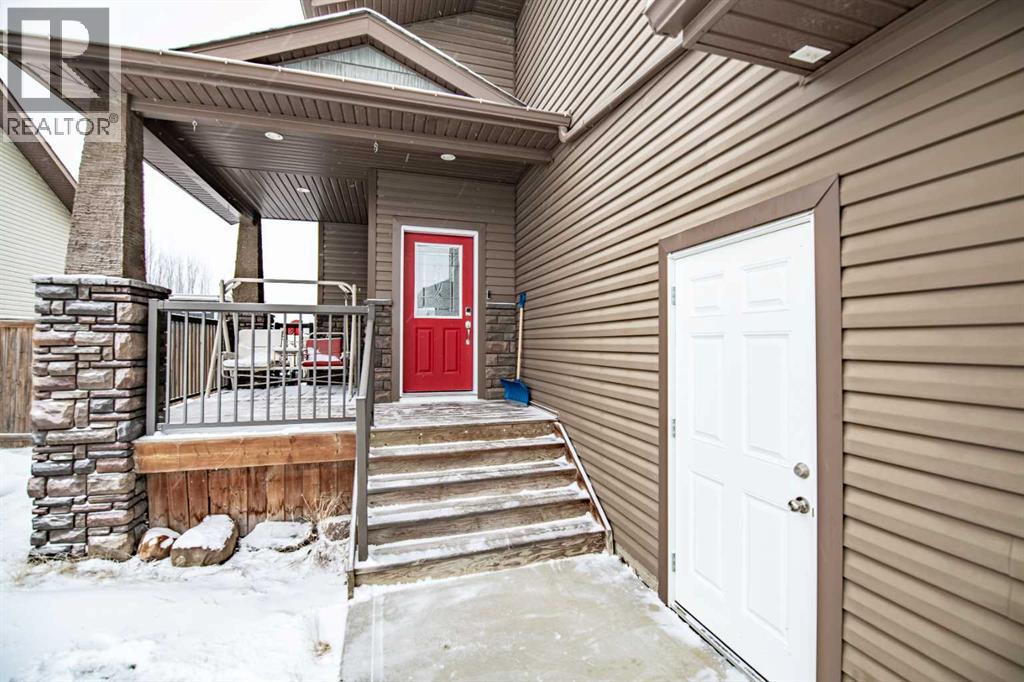 18 Mackenzie Crescent, Lacombe, Alberta  T4L 0B3 - Photo 3 - A2296900