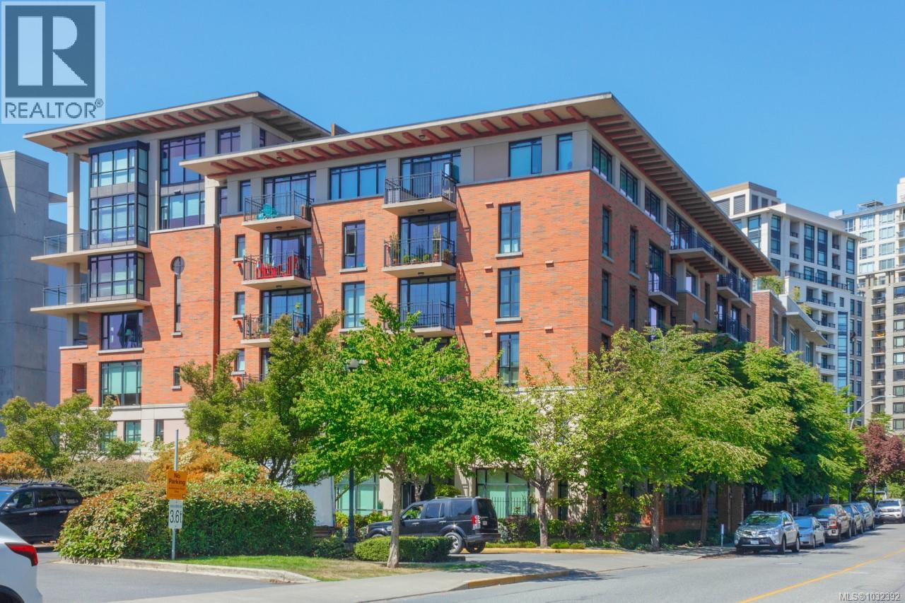 205 827 Fairfield Rd, Victoria, British Columbia