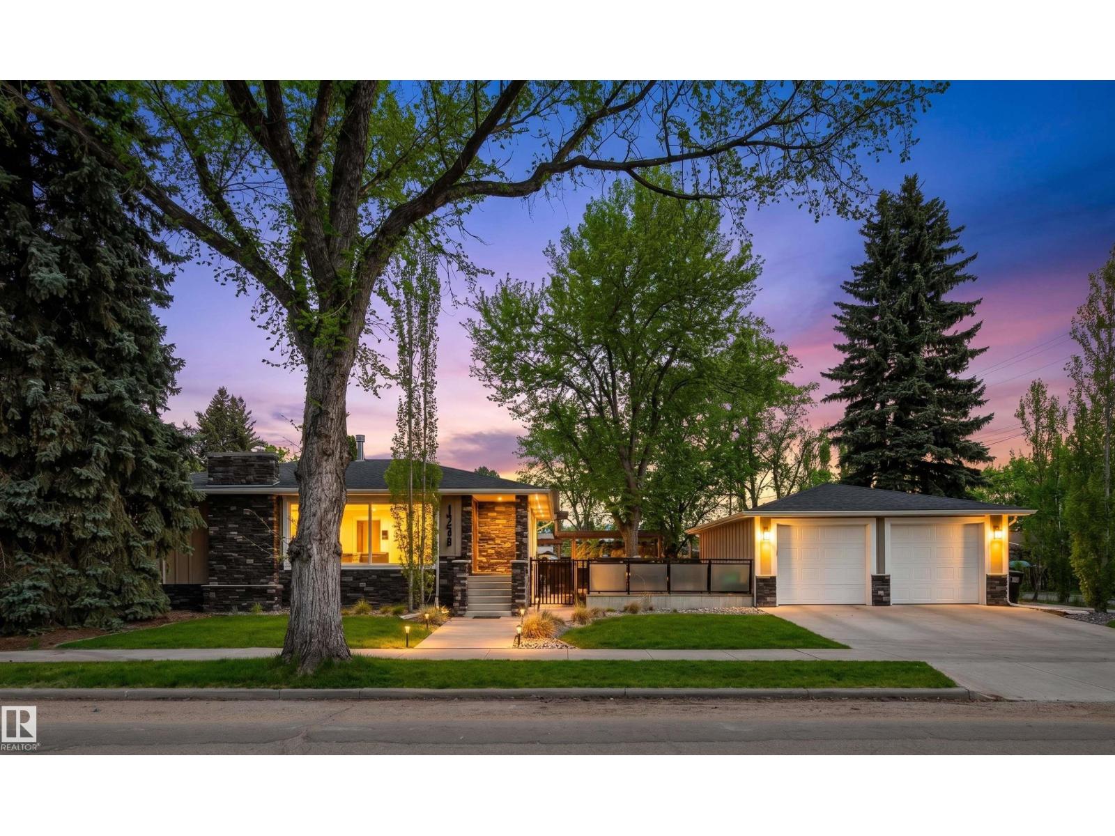 14608 97 AV NW, edmonton, Alberta