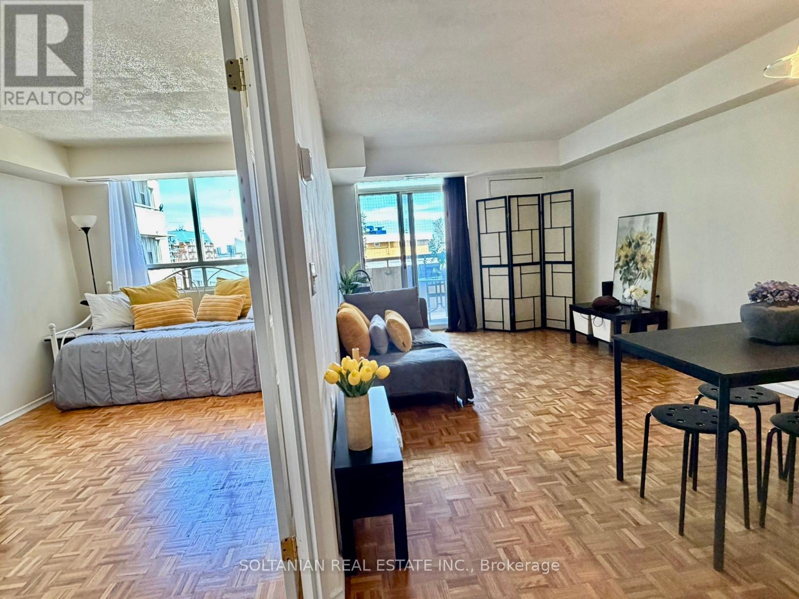402 - 555 Wilson Hts Boulevard, Toronto, Ontario  M3H 6B5 - Photo 2 - C13127976