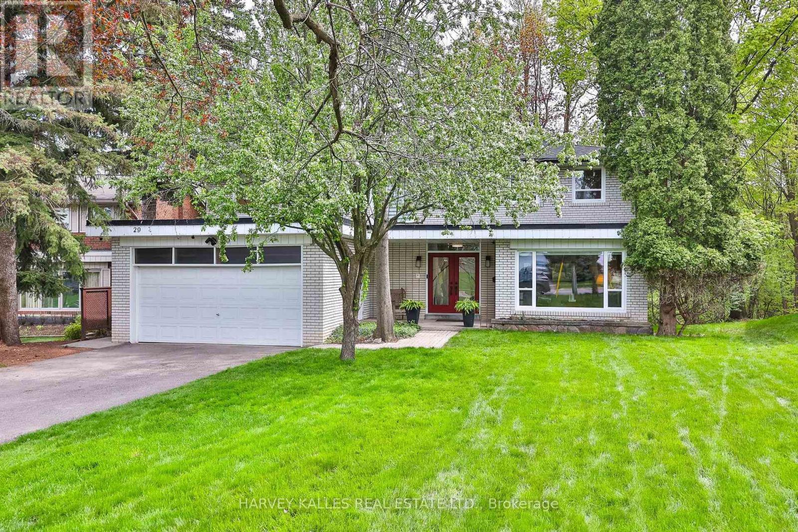 29 WARLOCK CRESCENT, Toronto, Ontario