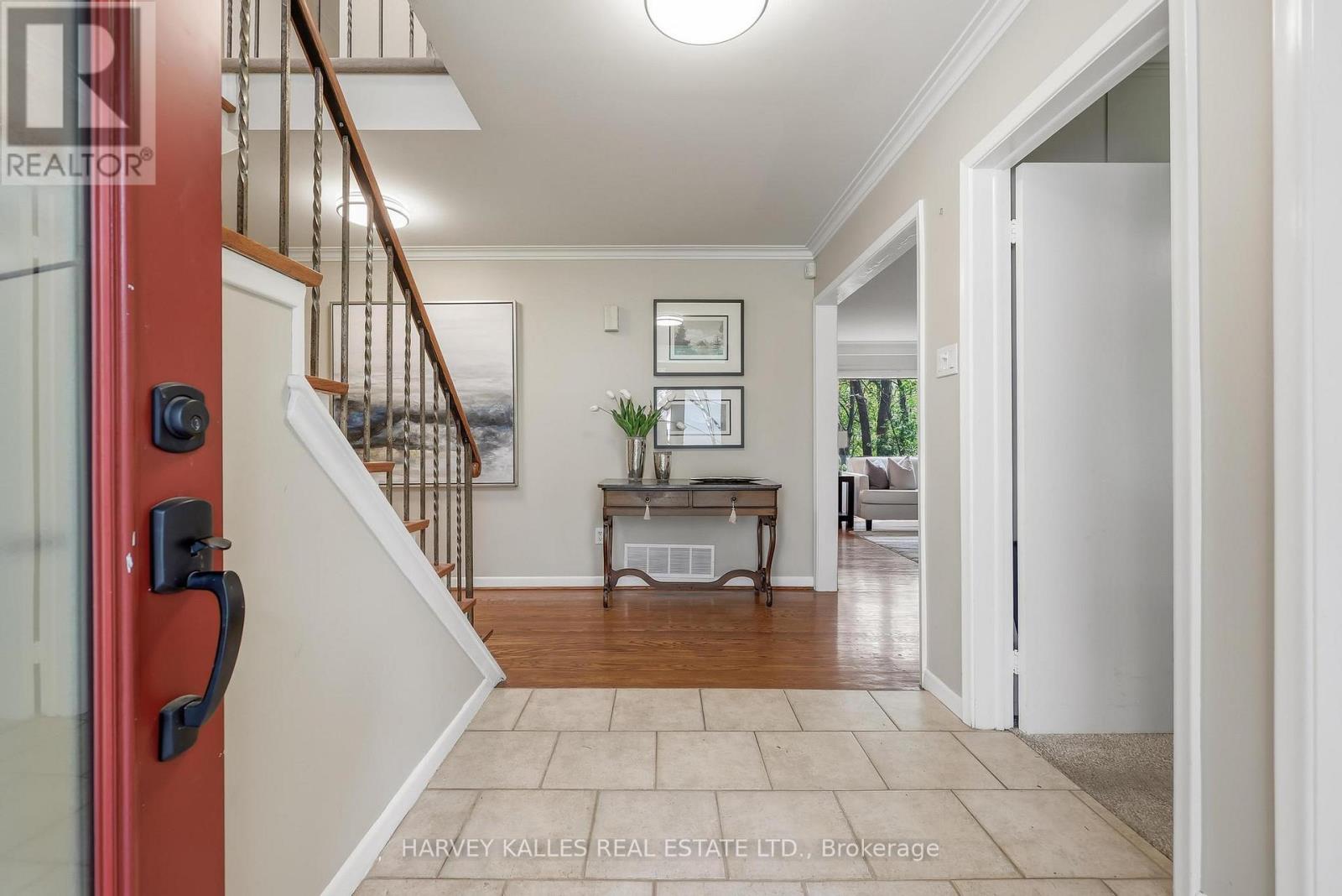 29 Warlock Crescent, Toronto, Ontario  M2K 2H8 - Photo 3 - C13128130
