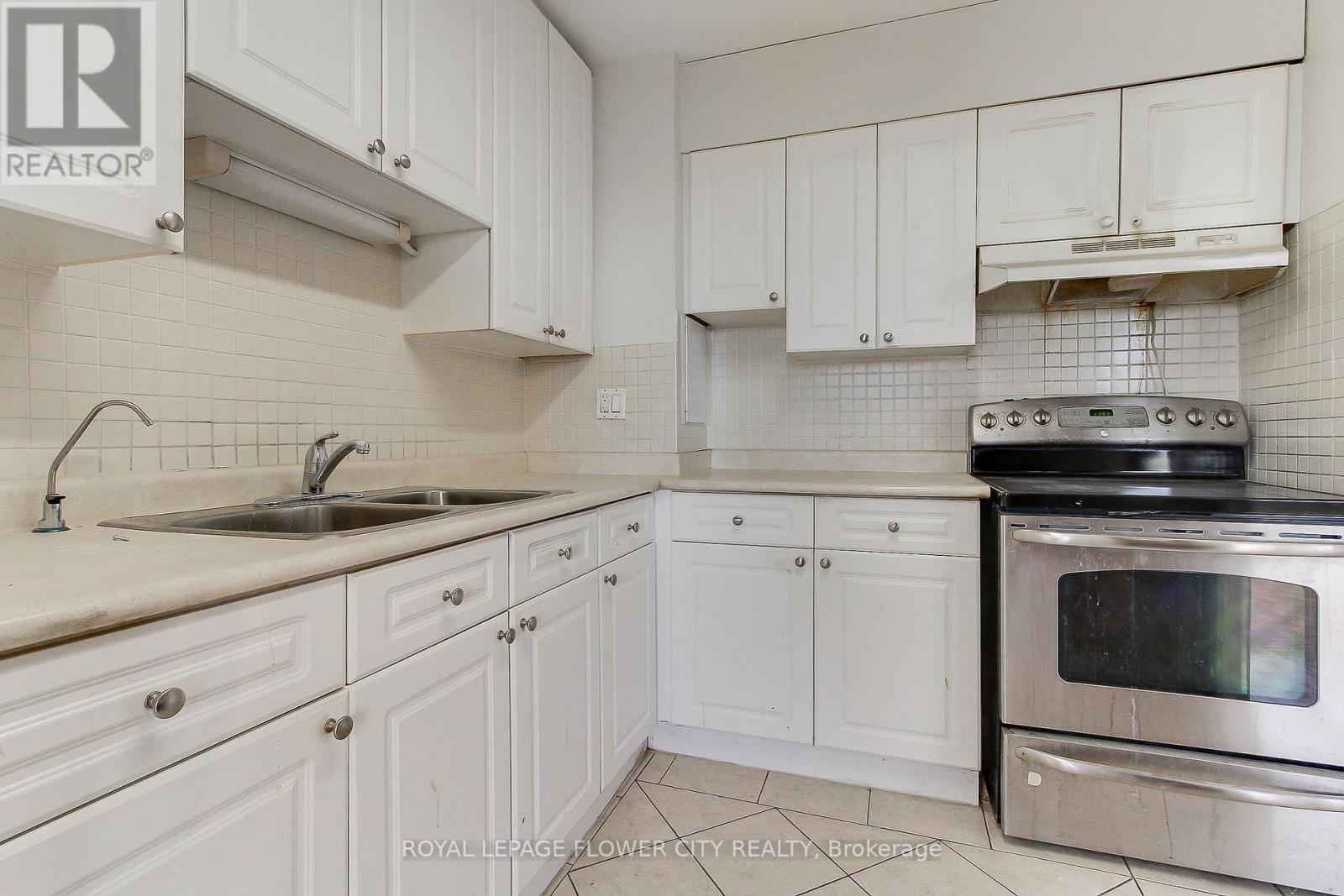 909 - 10 Sunny Glen Way, Toronto, Ontario  M3C 2Z3 - Photo 13 - C13128360